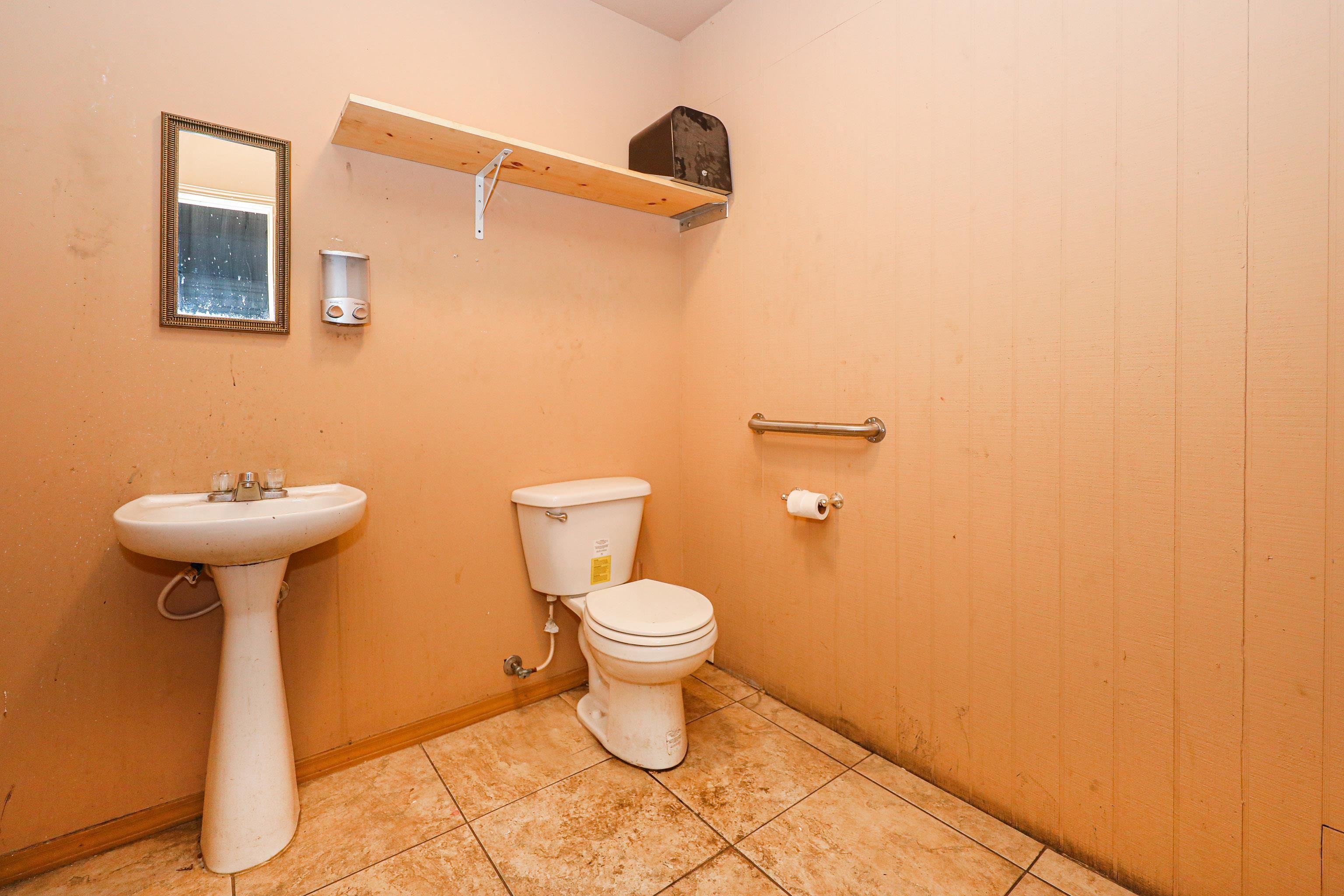5802 McPherson Rd Unit: Rear