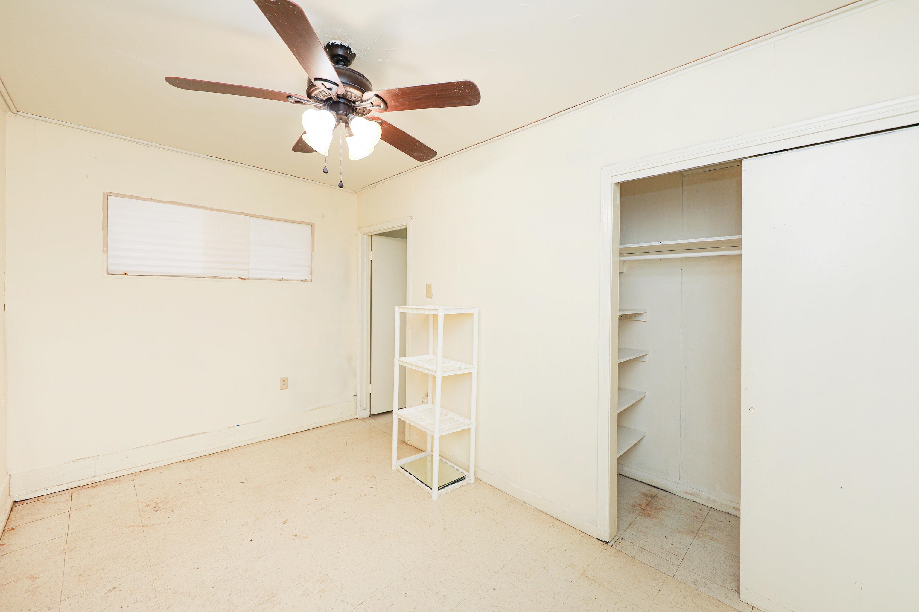 318 W Travis St