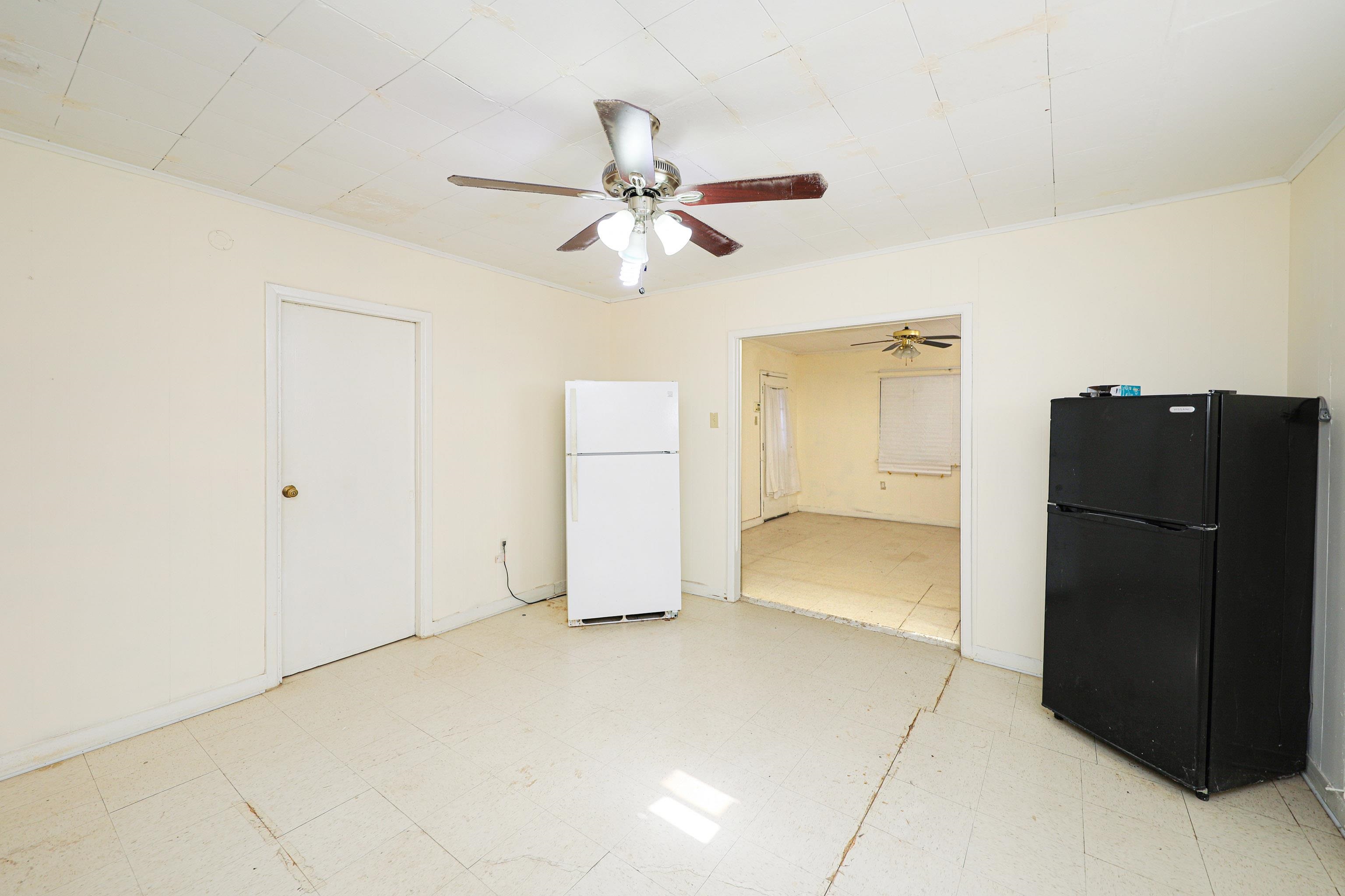 318 W Travis St