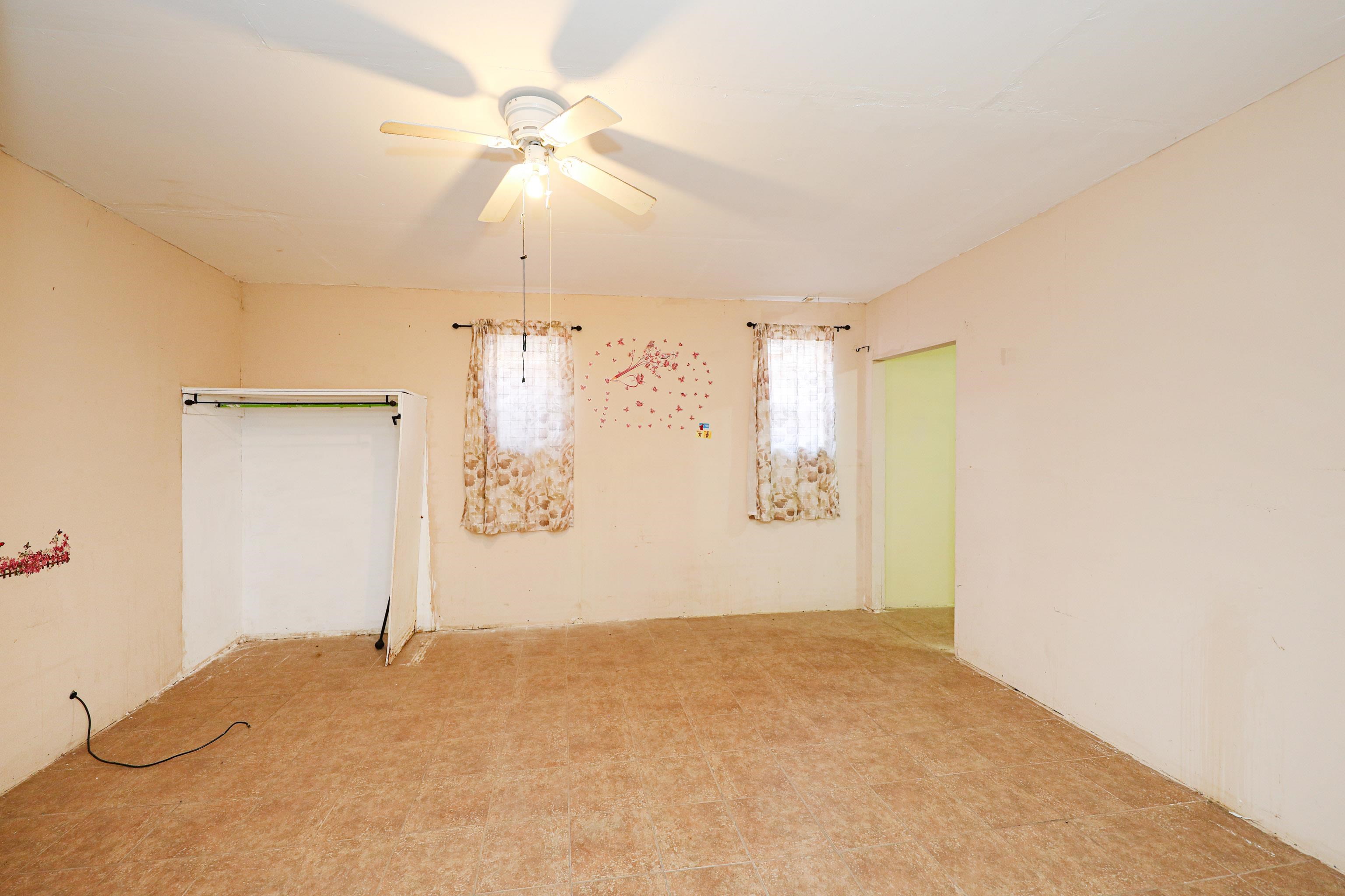 318 W Travis St