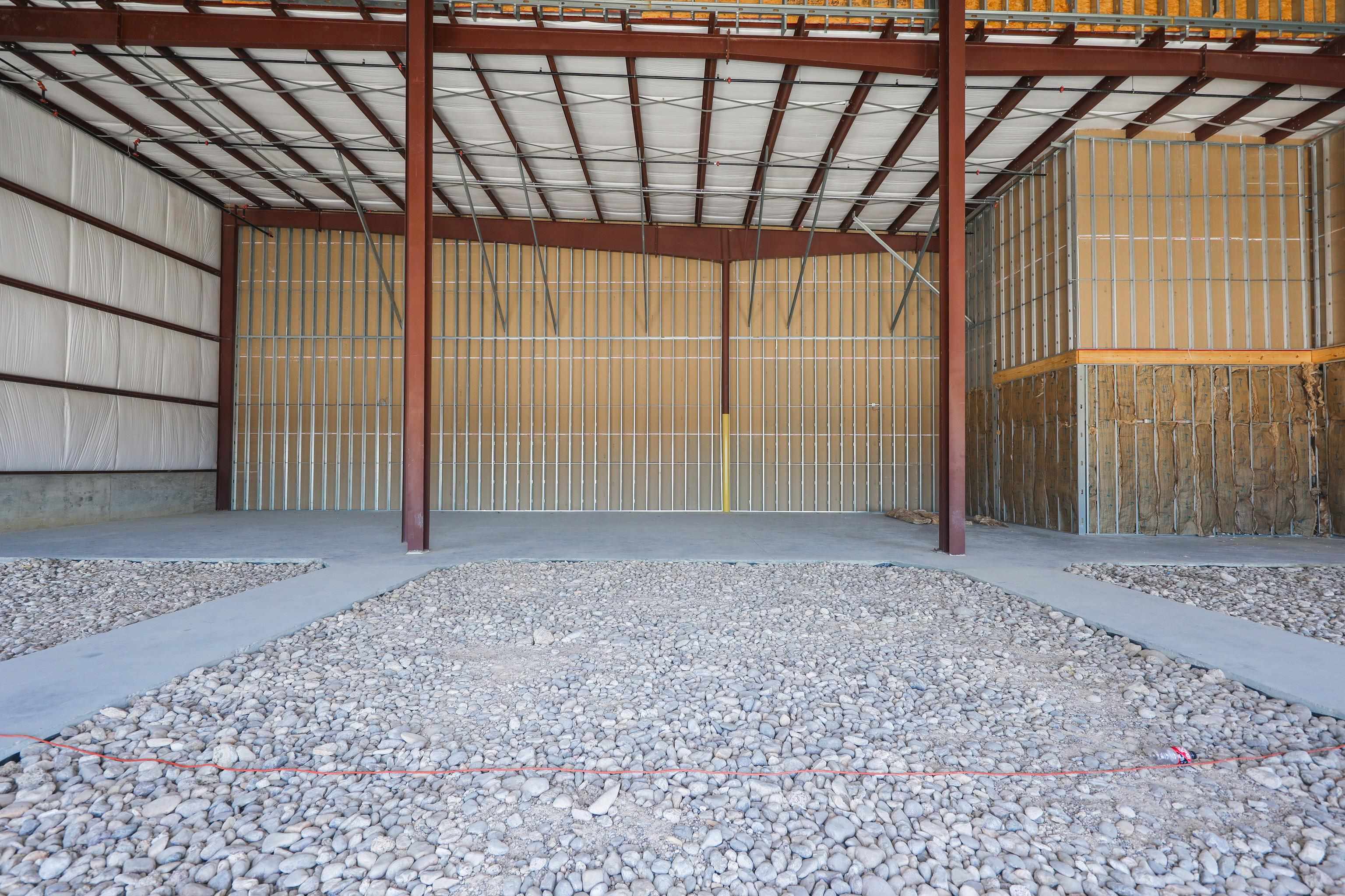 102 Floral Blvd Unit: 102