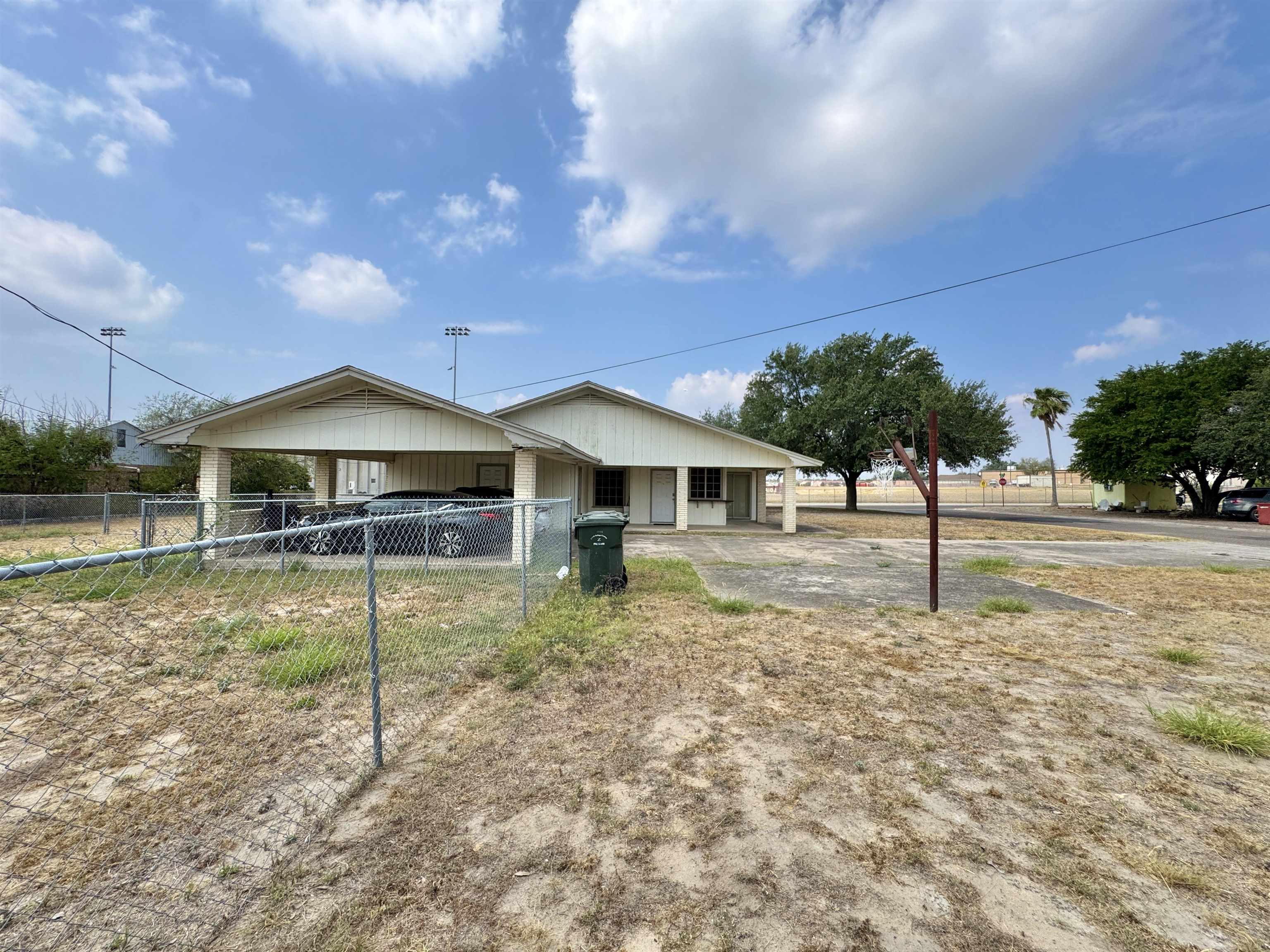 1410 Alamo St