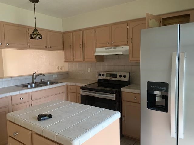 704 Lapis Ln