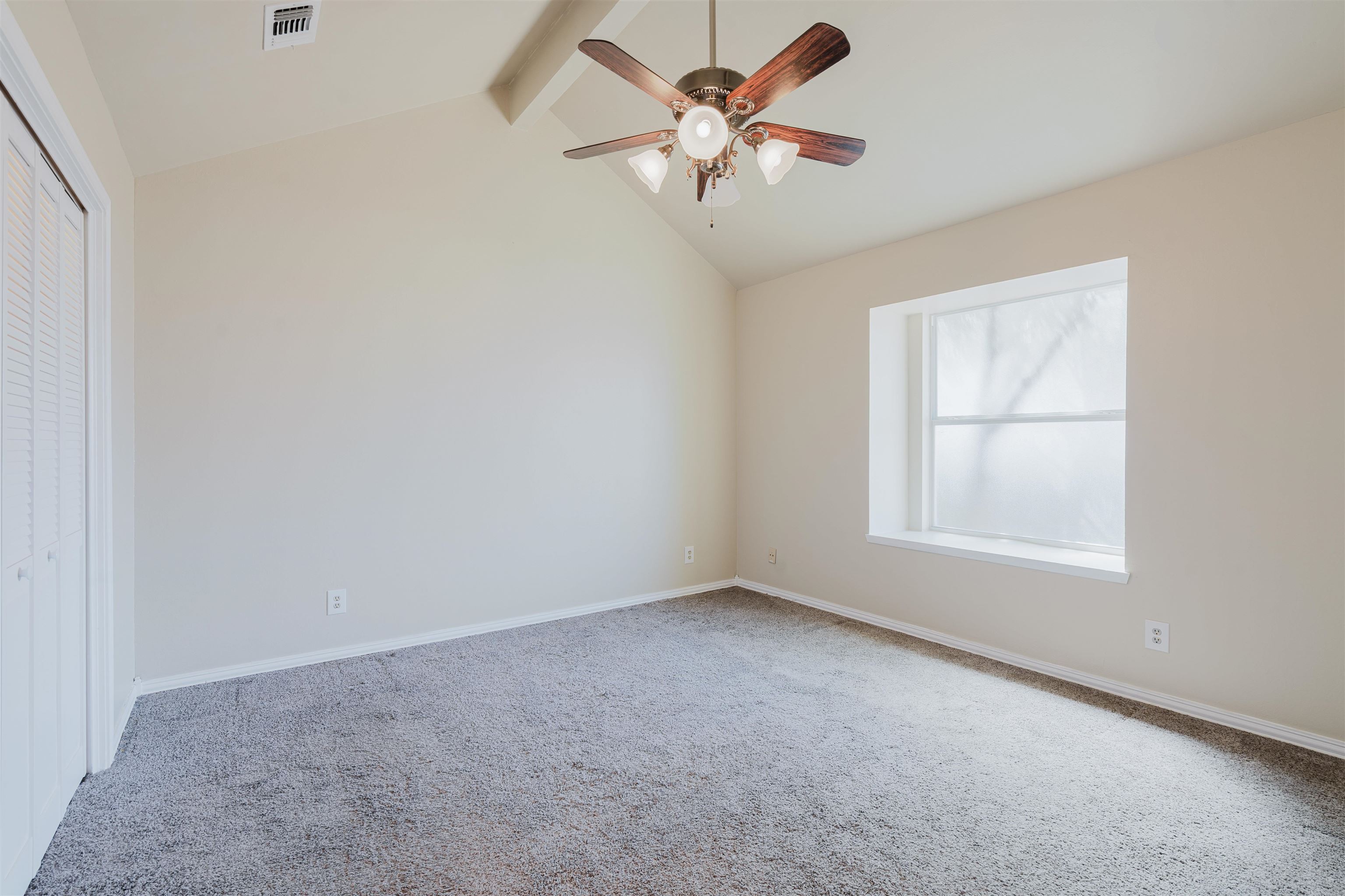 8902 Navajo Ln