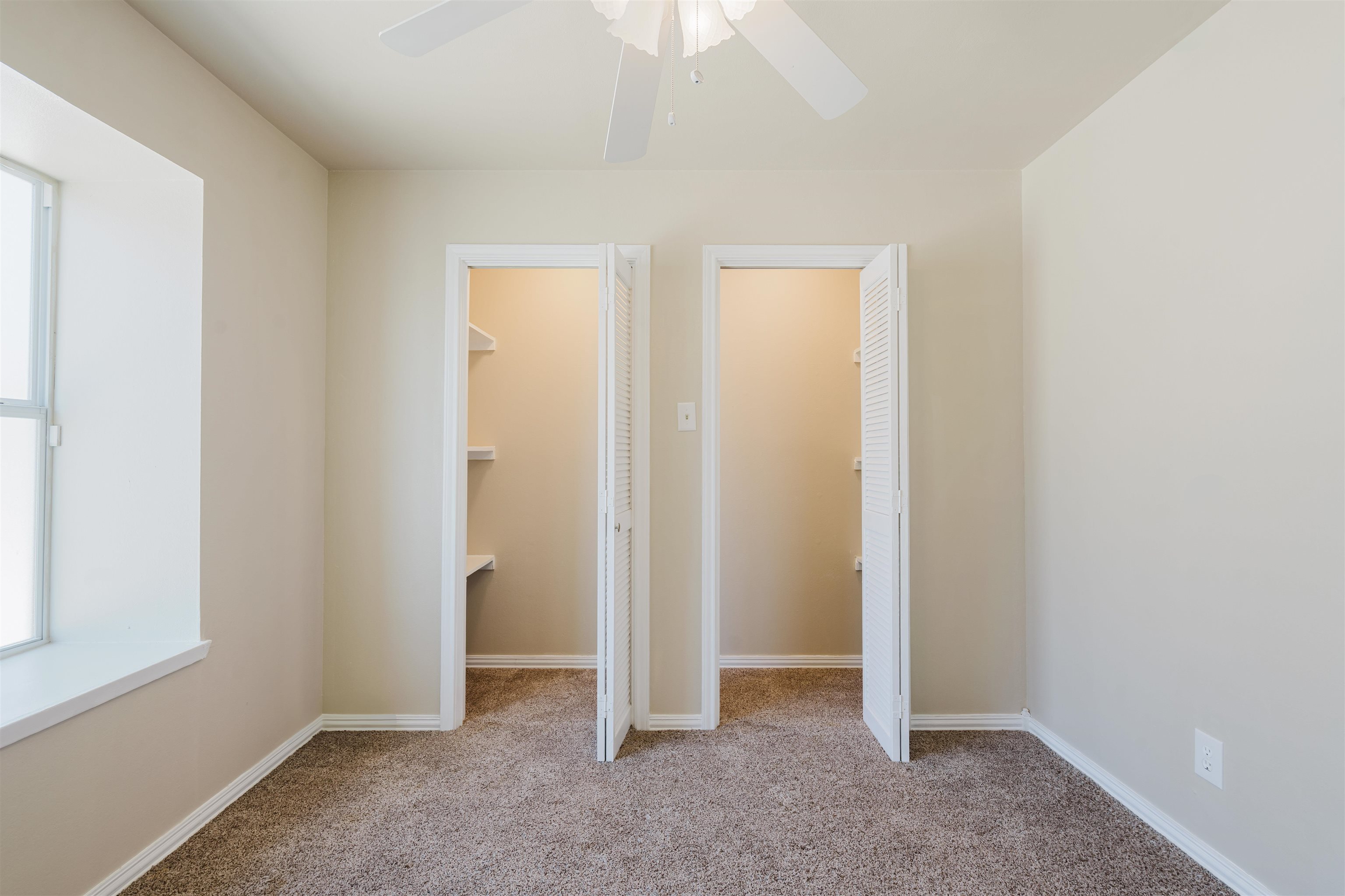 8902 Navajo Ln