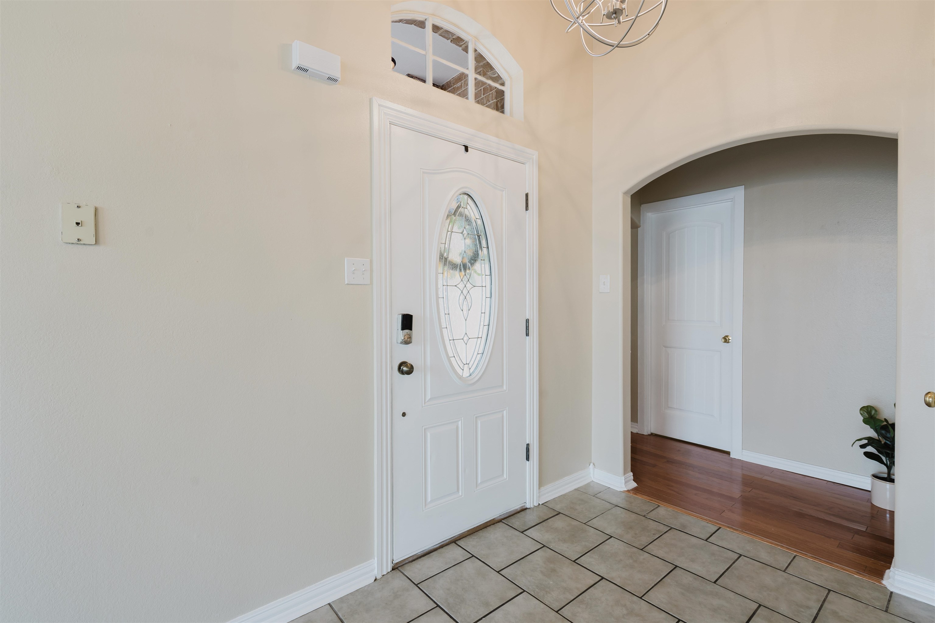 8902 Navajo Ln