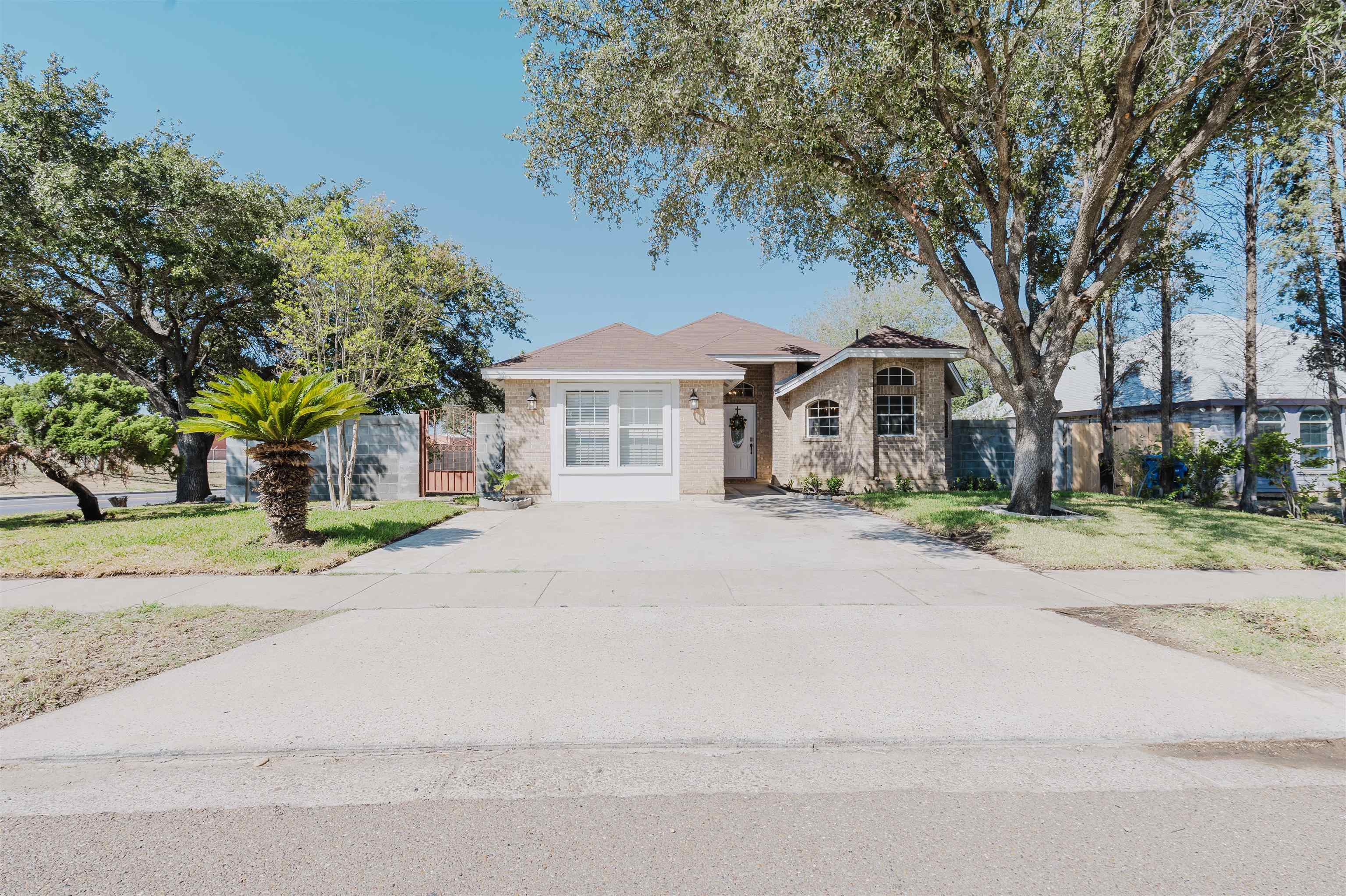 8902 Navajo Ln