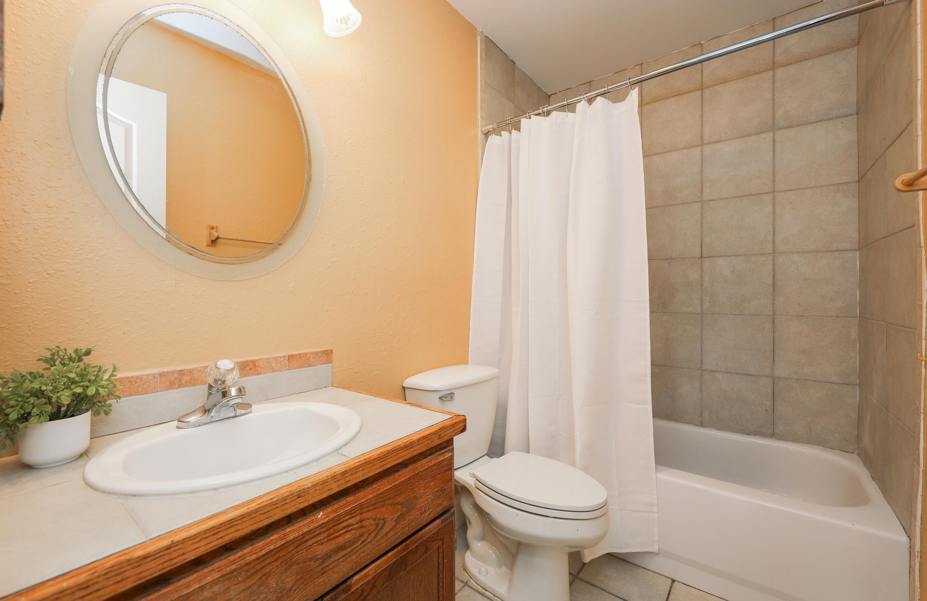 101 W Del Mar Blvd Unit: 2A