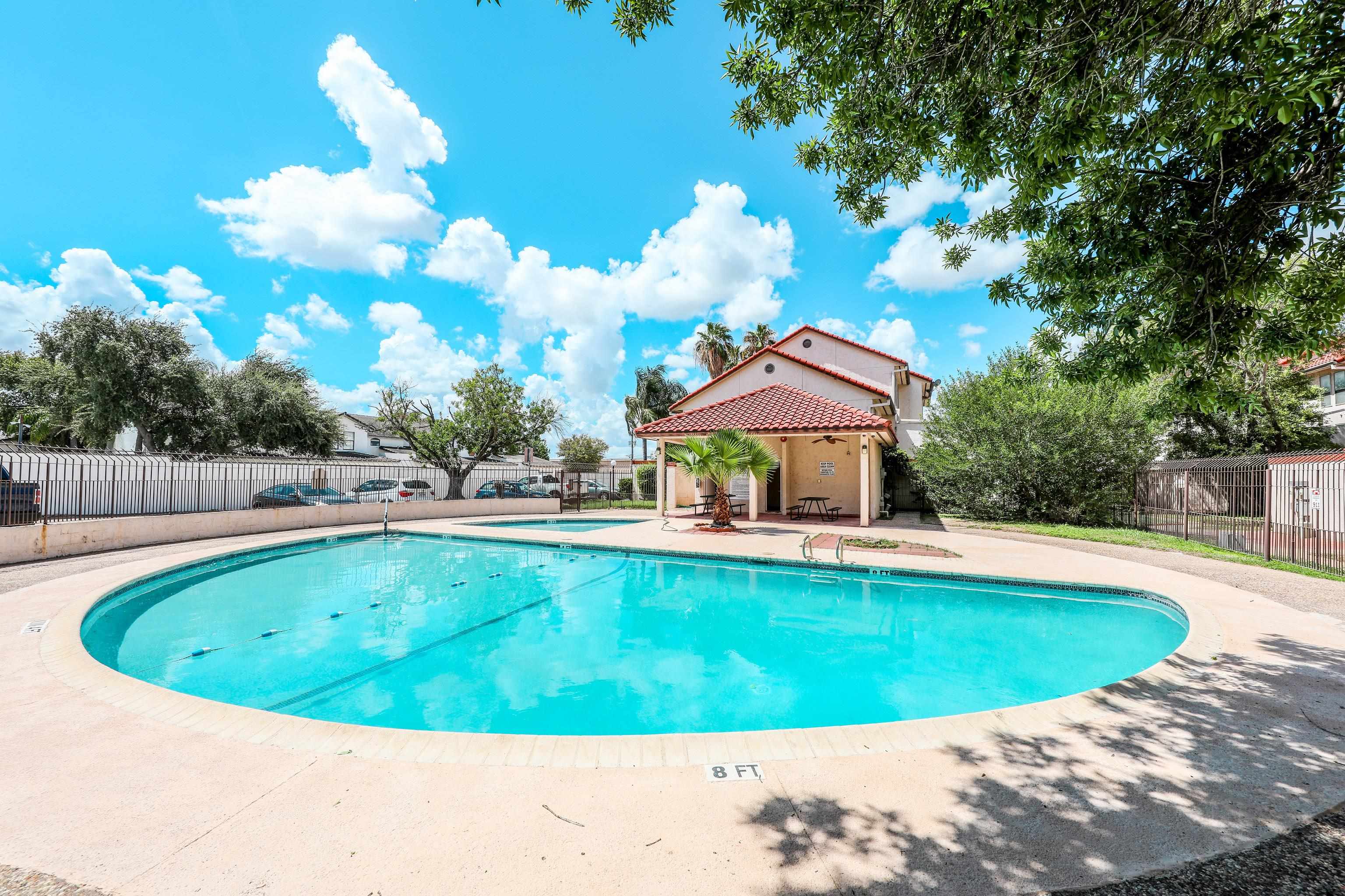 101 W Del Mar Blvd Unit: 2A