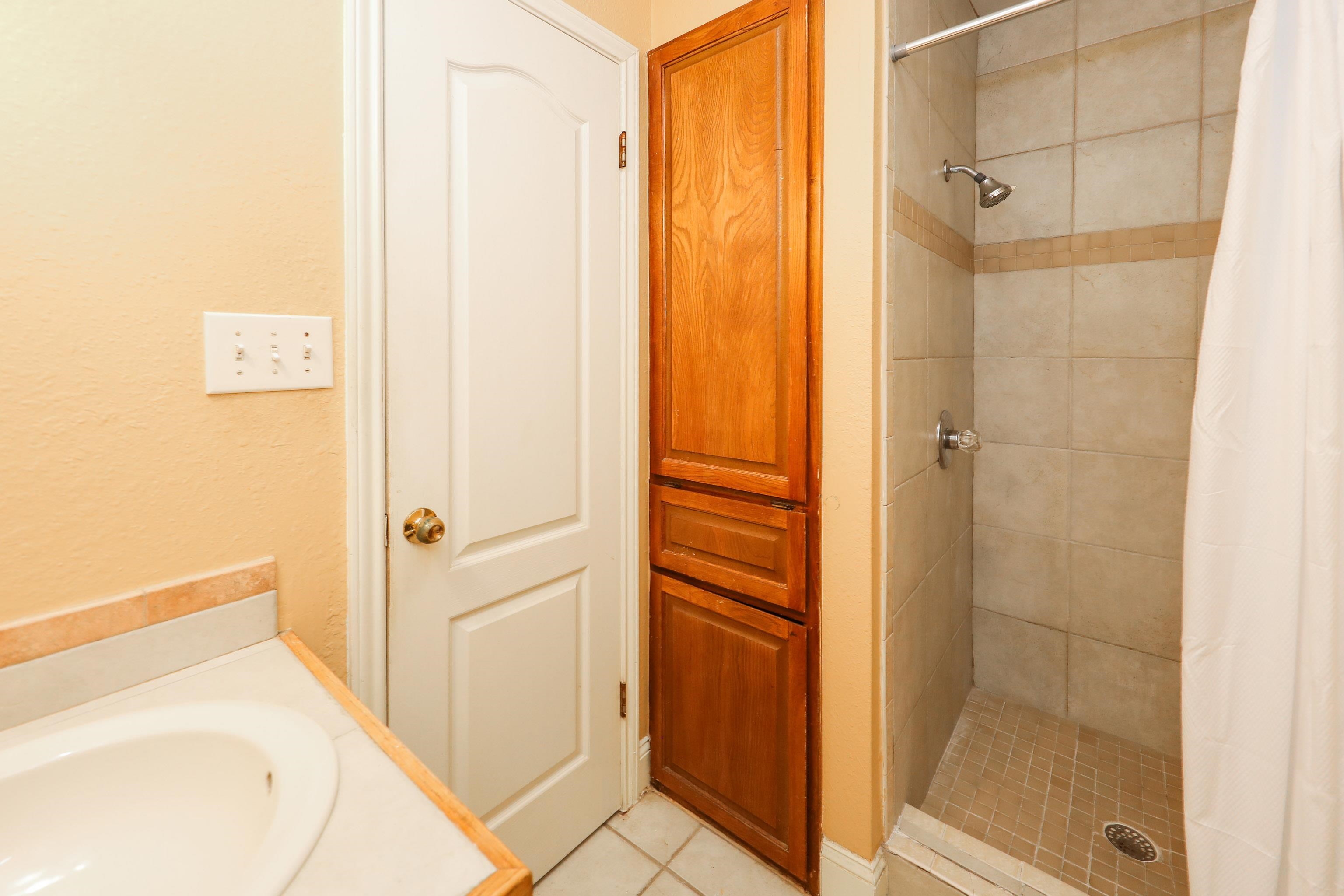 101 W Del Mar Blvd Unit: 2A