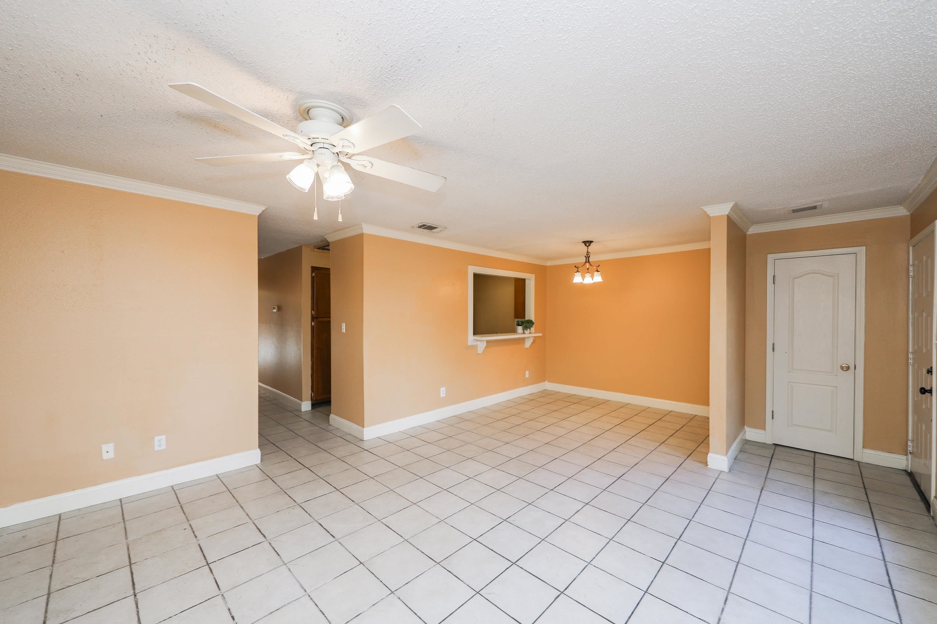 101 W Del Mar Blvd Unit: 2A