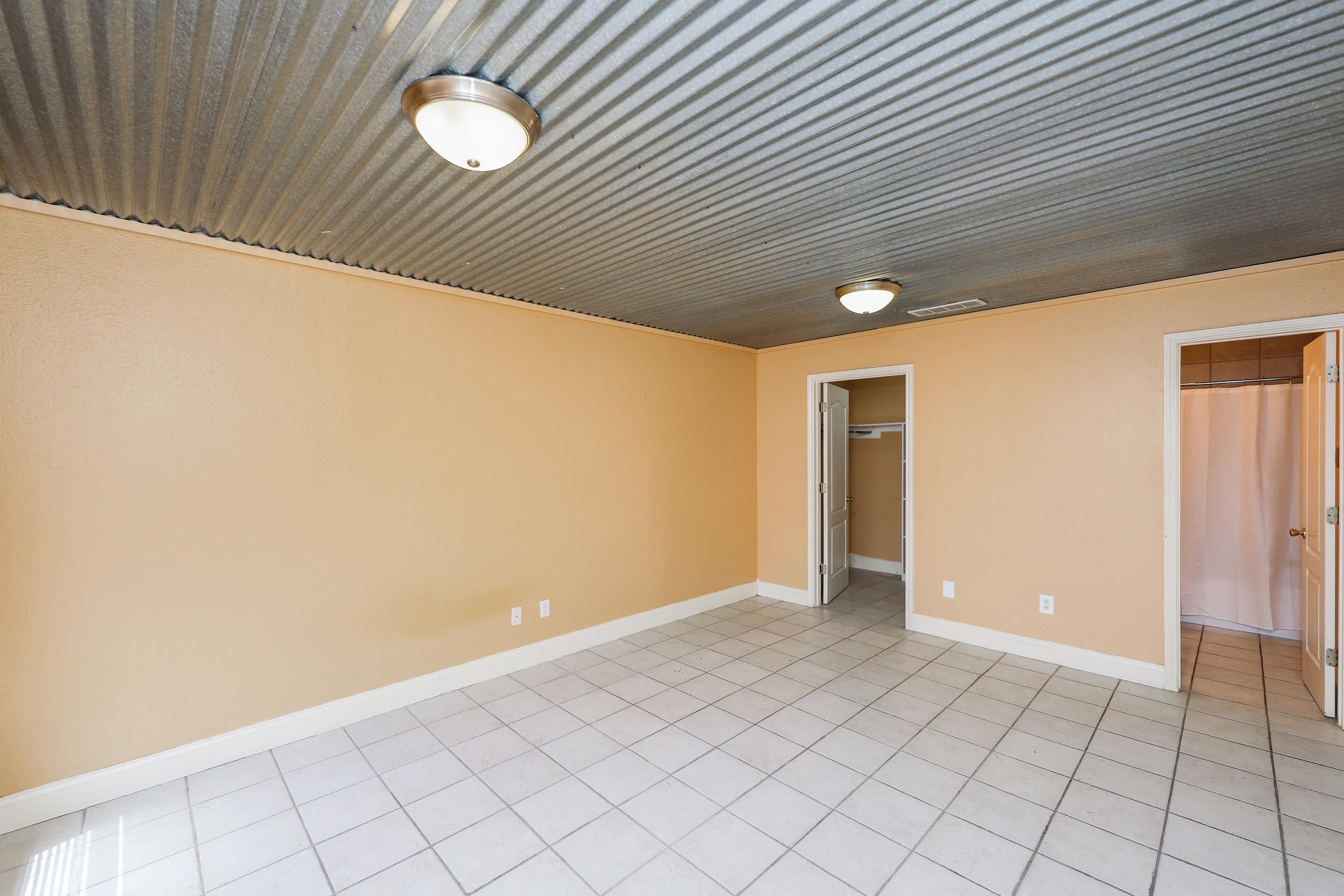 101 W Del Mar Blvd Unit: 2A