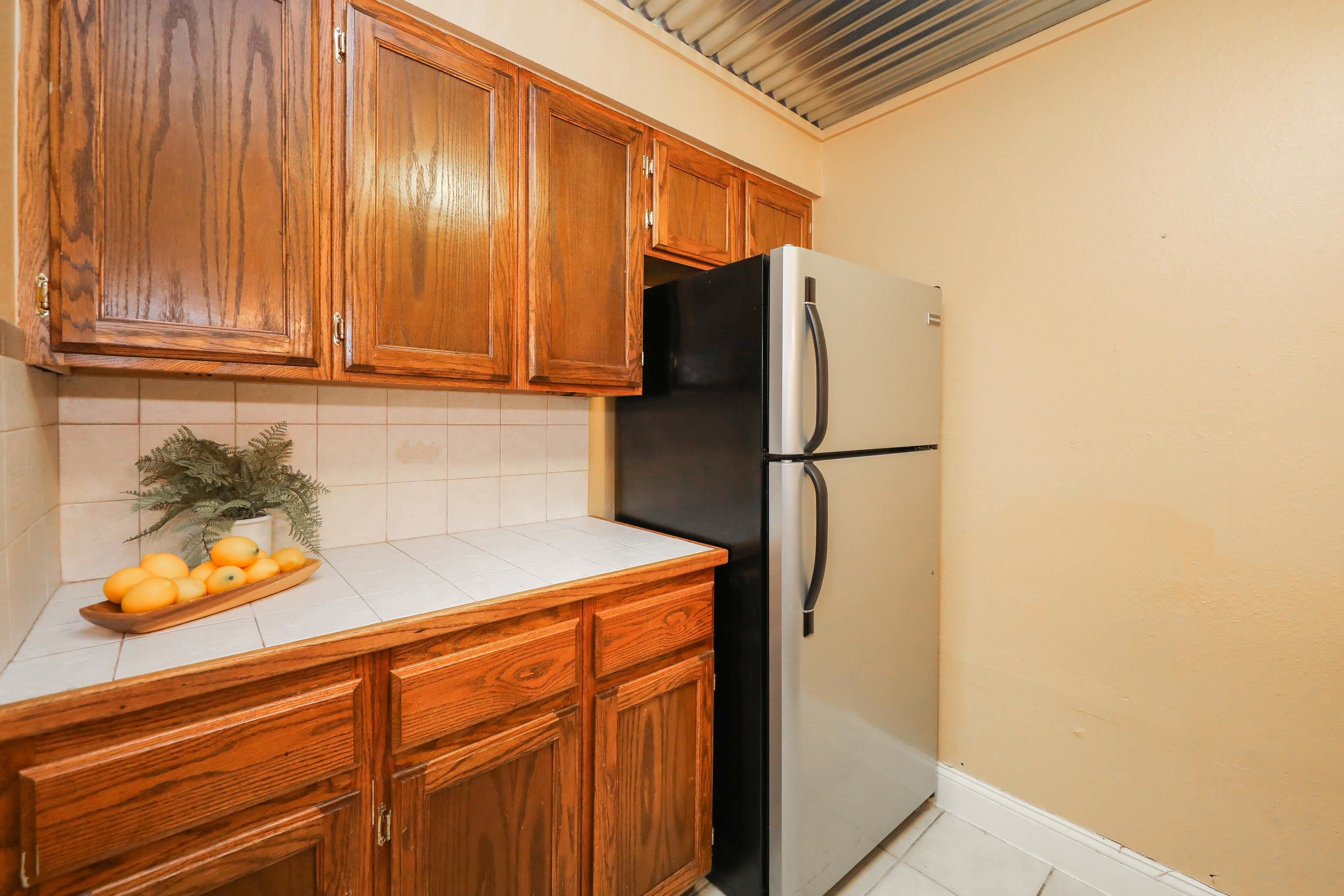 101 W Del Mar Blvd Unit: 2A