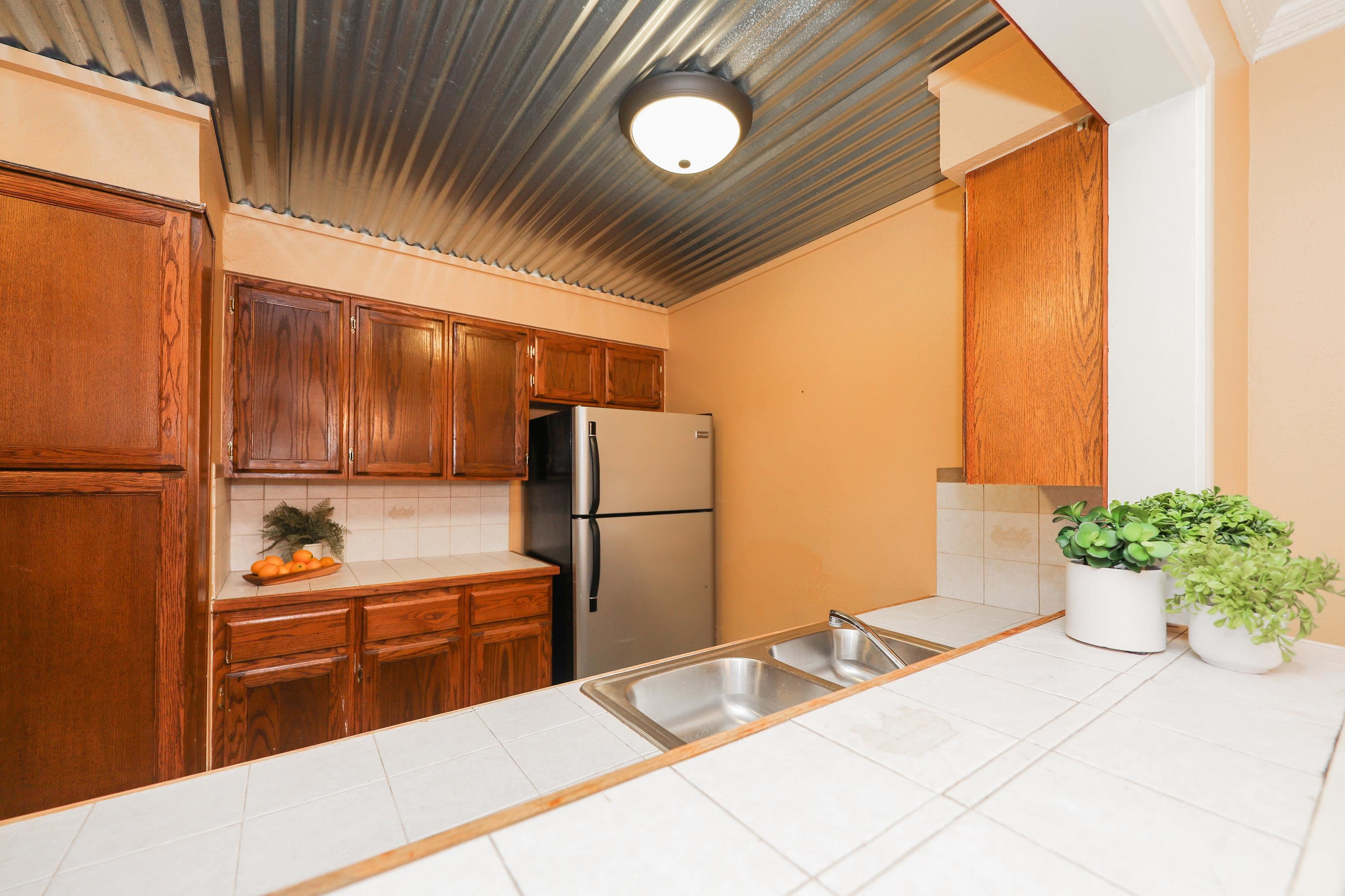 101 W Del Mar Blvd Unit: 2A