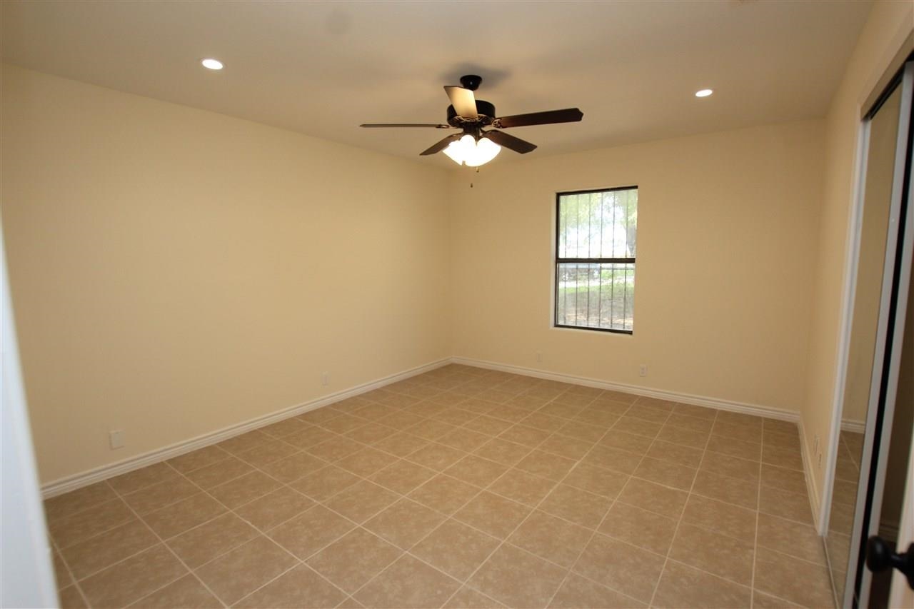 4605 Zapata Hwy