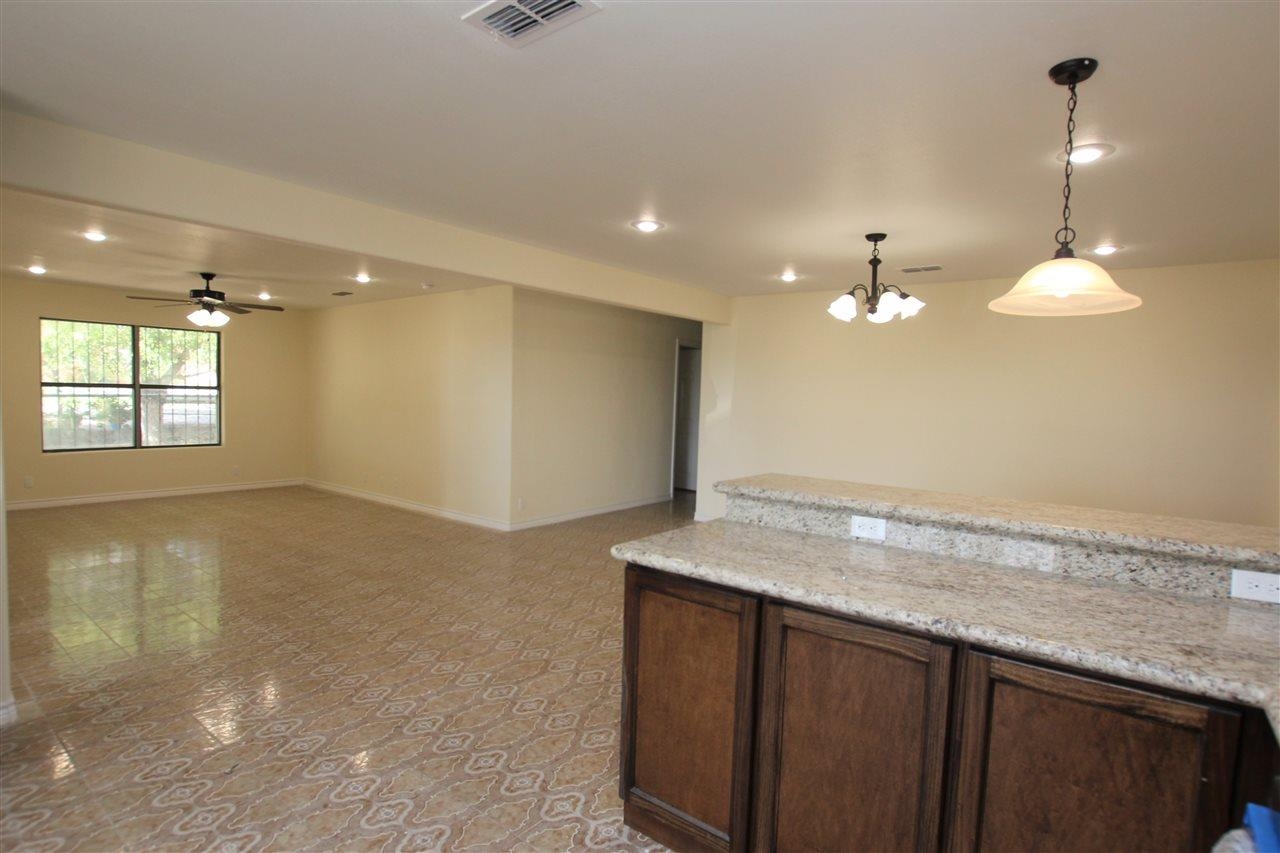 4605 Zapata Hwy