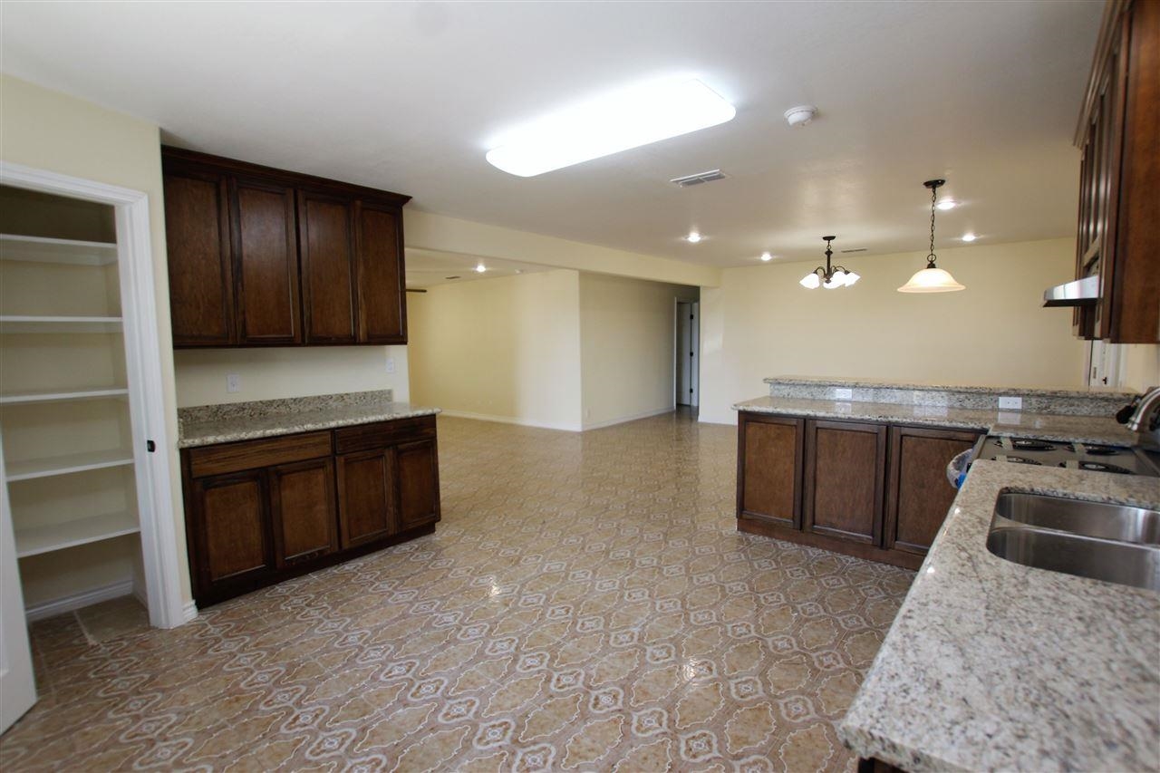 4605 Zapata Hwy