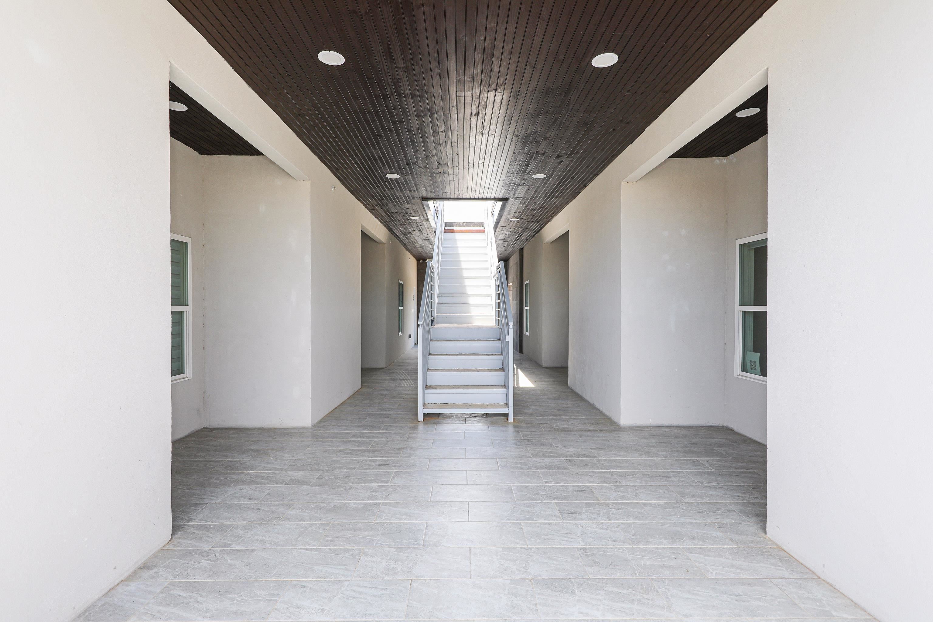 9109 McPherson Rd Unit: 5