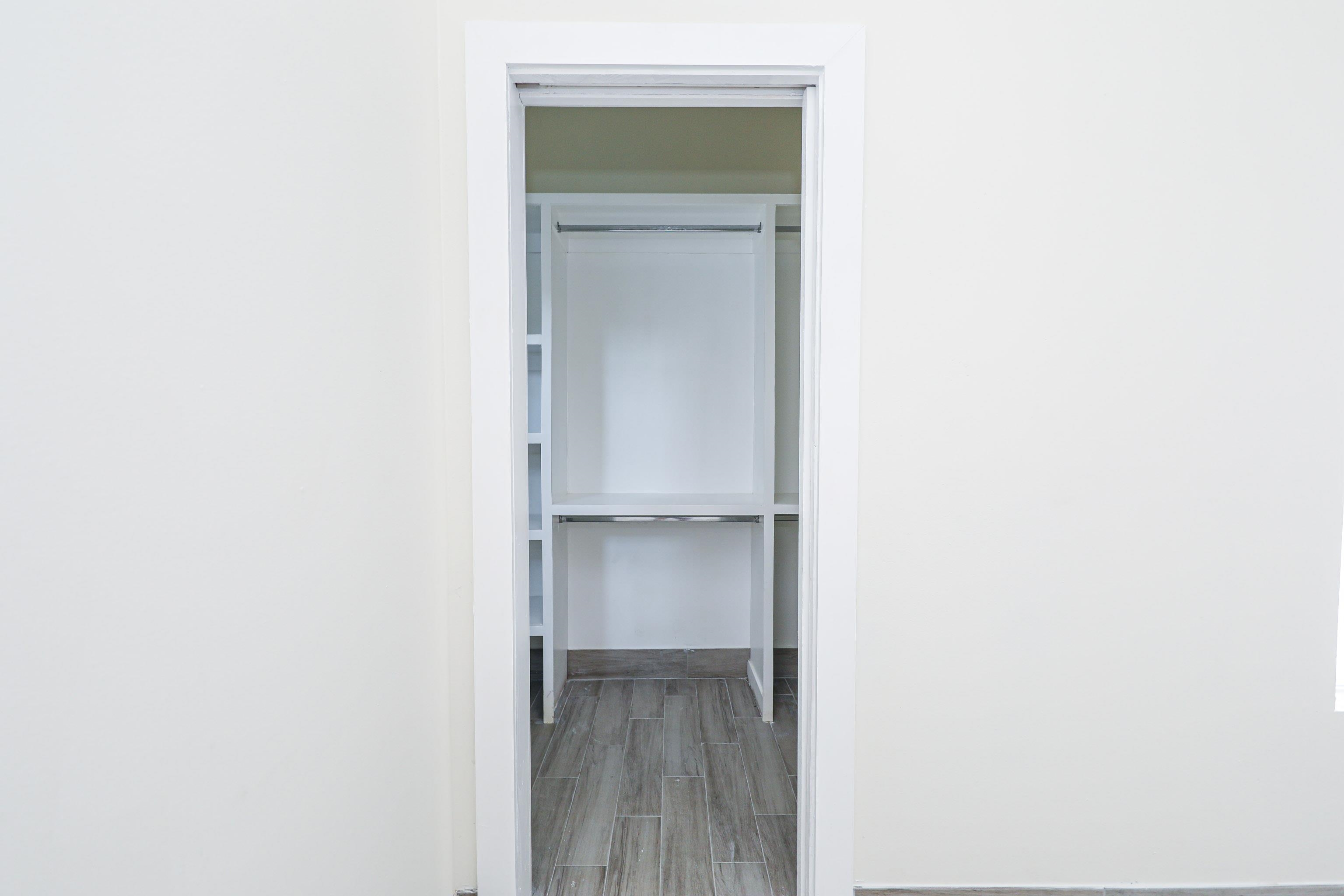 9109 McPherson Rd Unit: 5
