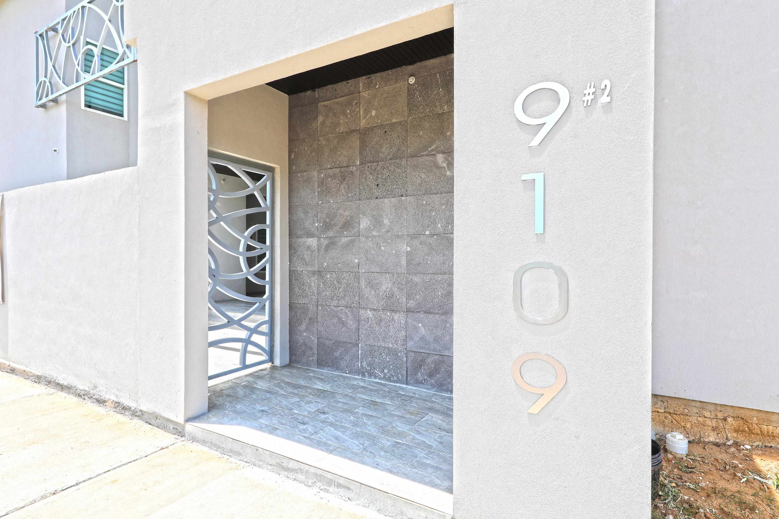 9109 McPherson Rd Unit: 5