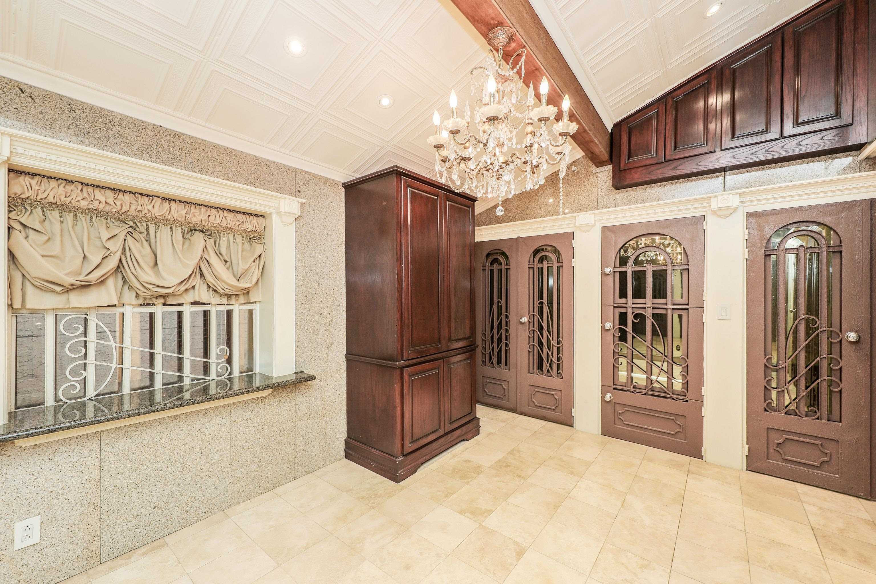 5500 McPherson Rd Unit: 29