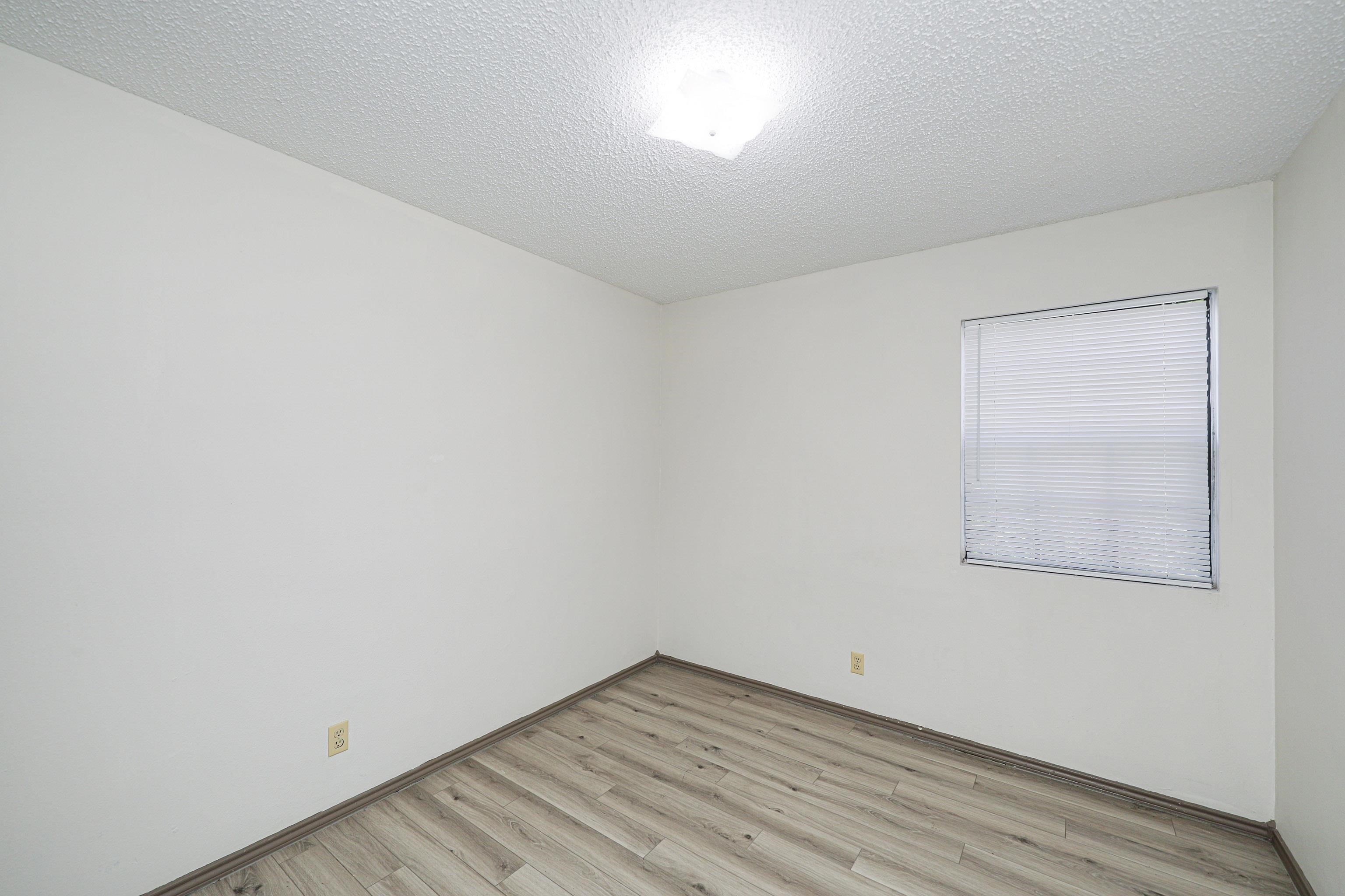 104 Belaire Dr Unit: 102