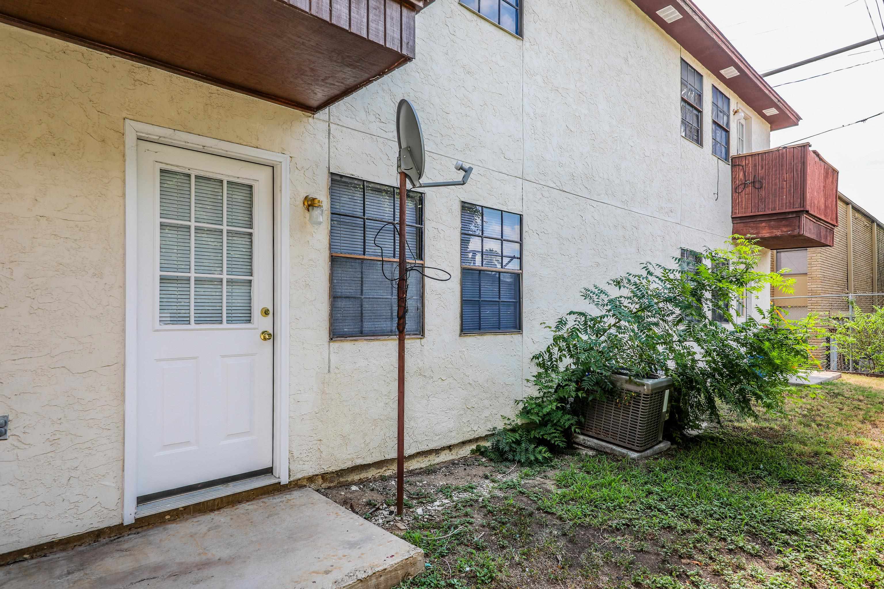 104 Belaire Dr Unit: 102