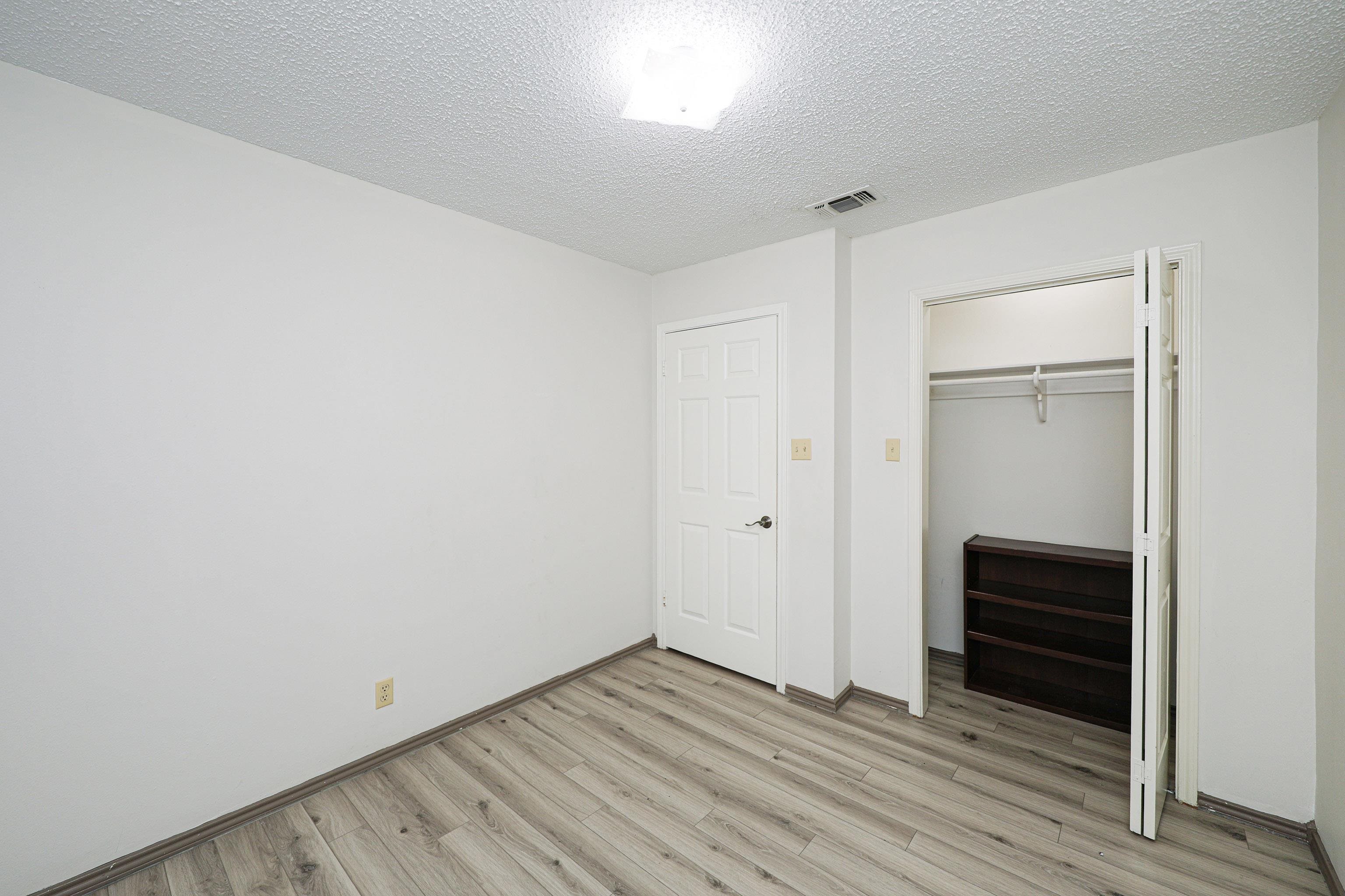 104 Belaire Dr Unit: 102