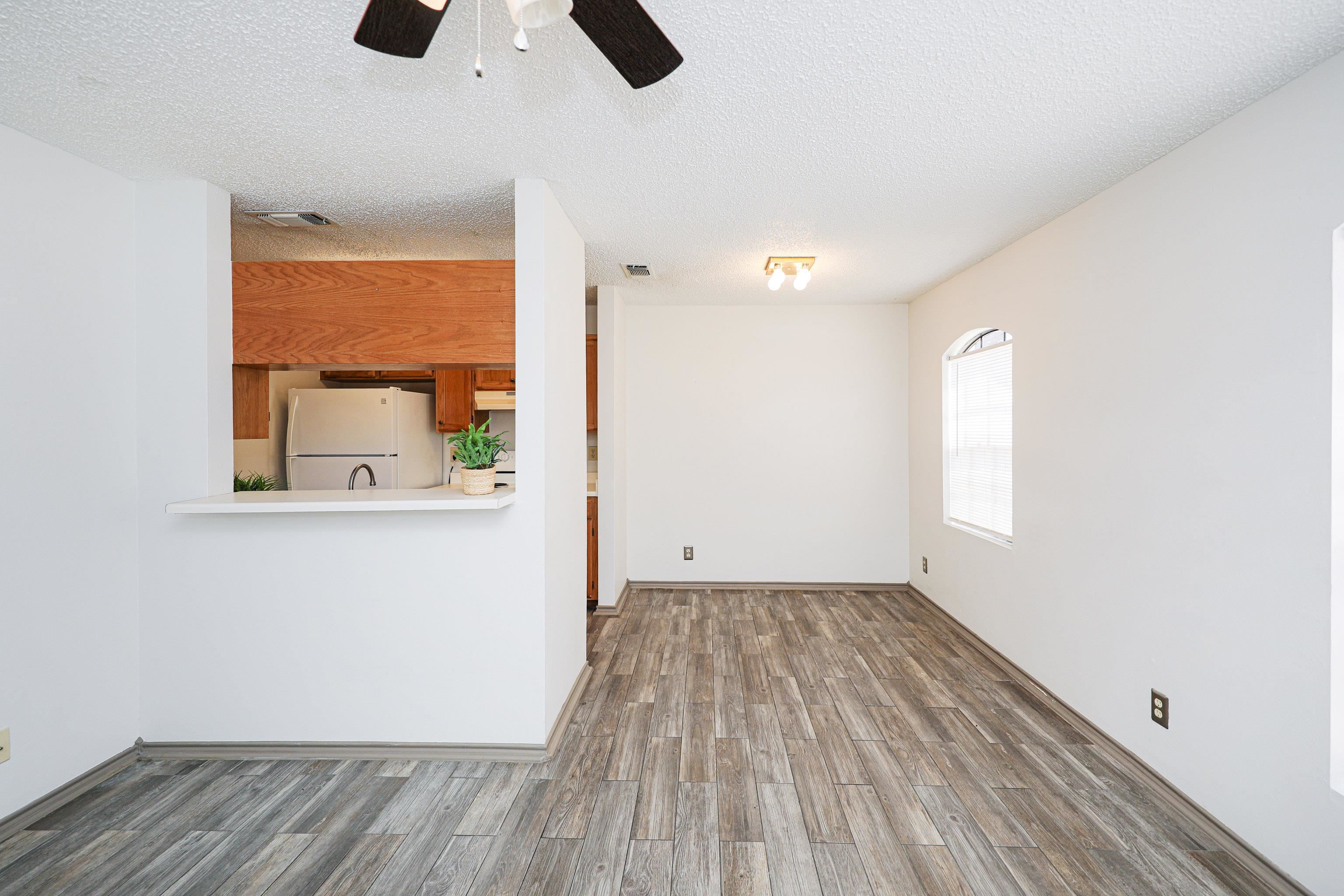 104 Belaire Dr Unit: 102