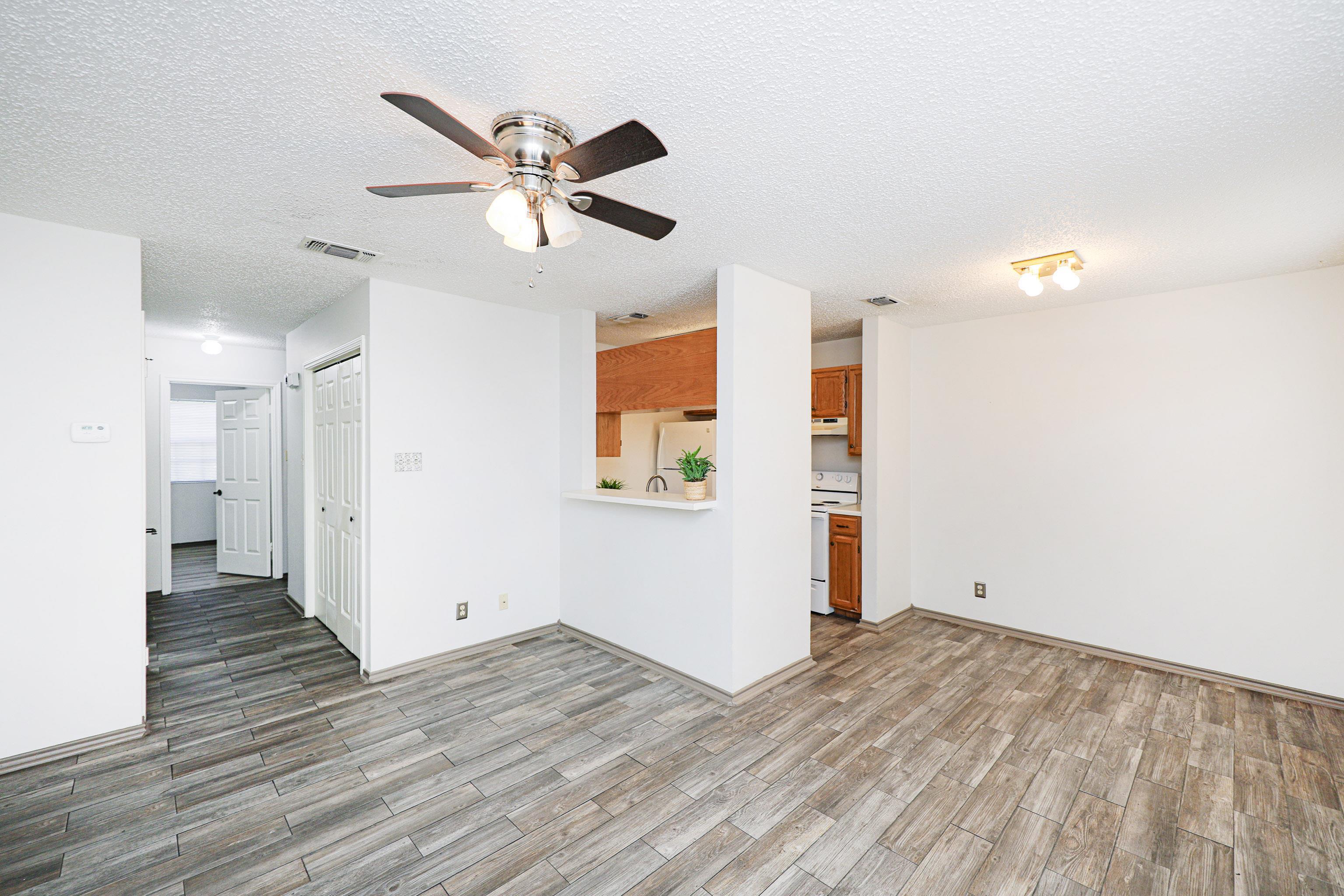 104 Belaire Dr Unit: 102