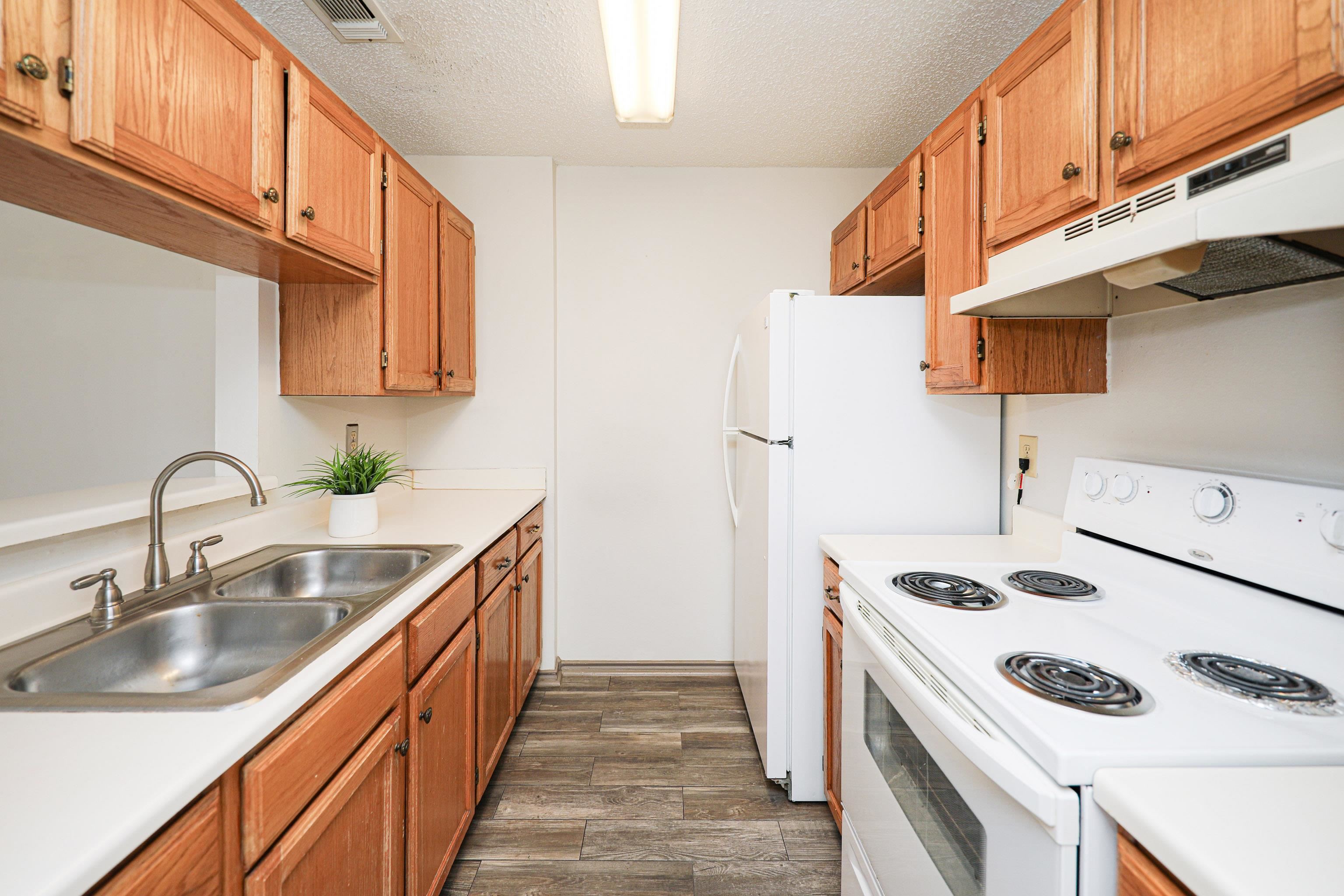 104 Belaire Dr Unit: 102