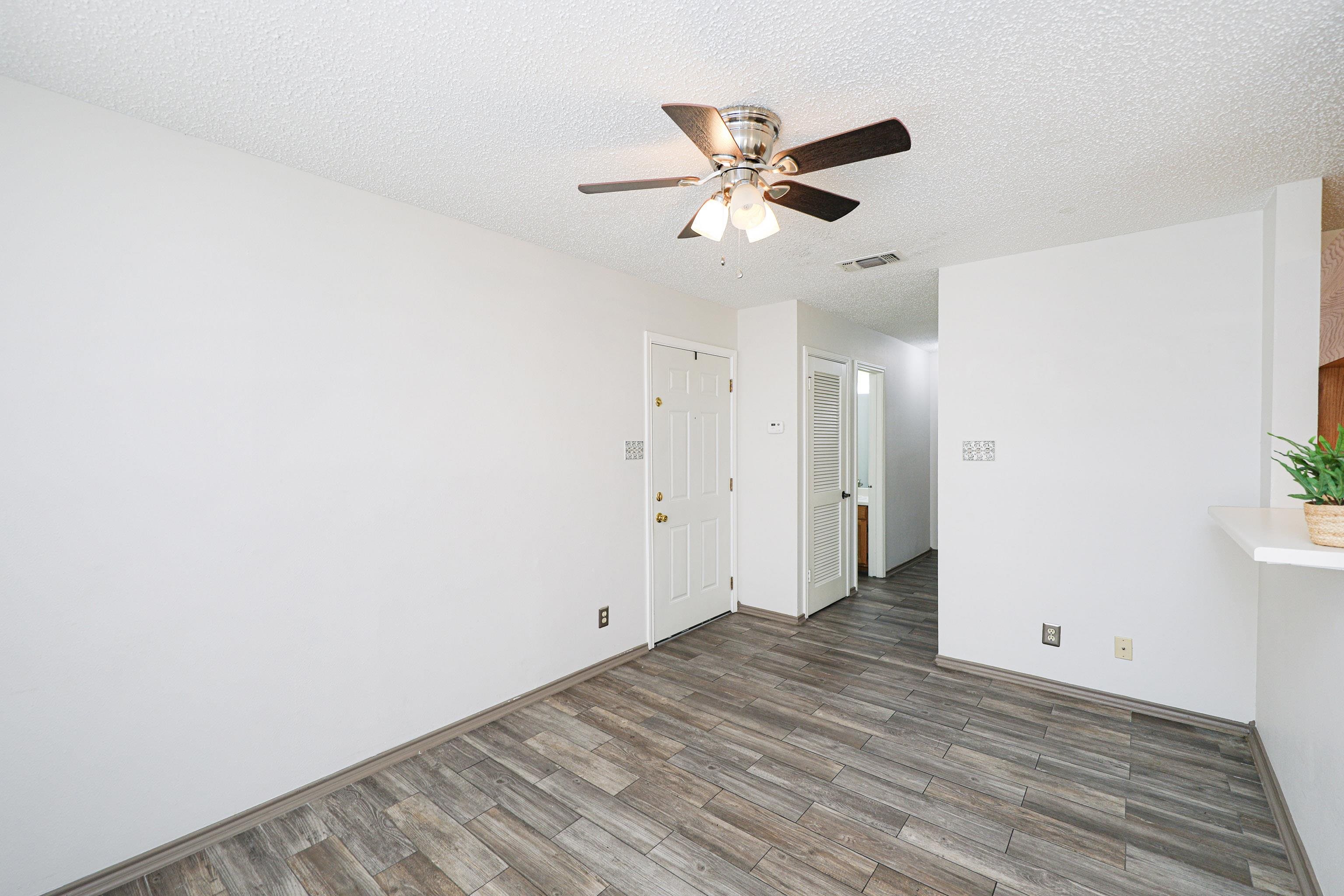 104 Belaire Dr Unit: 102