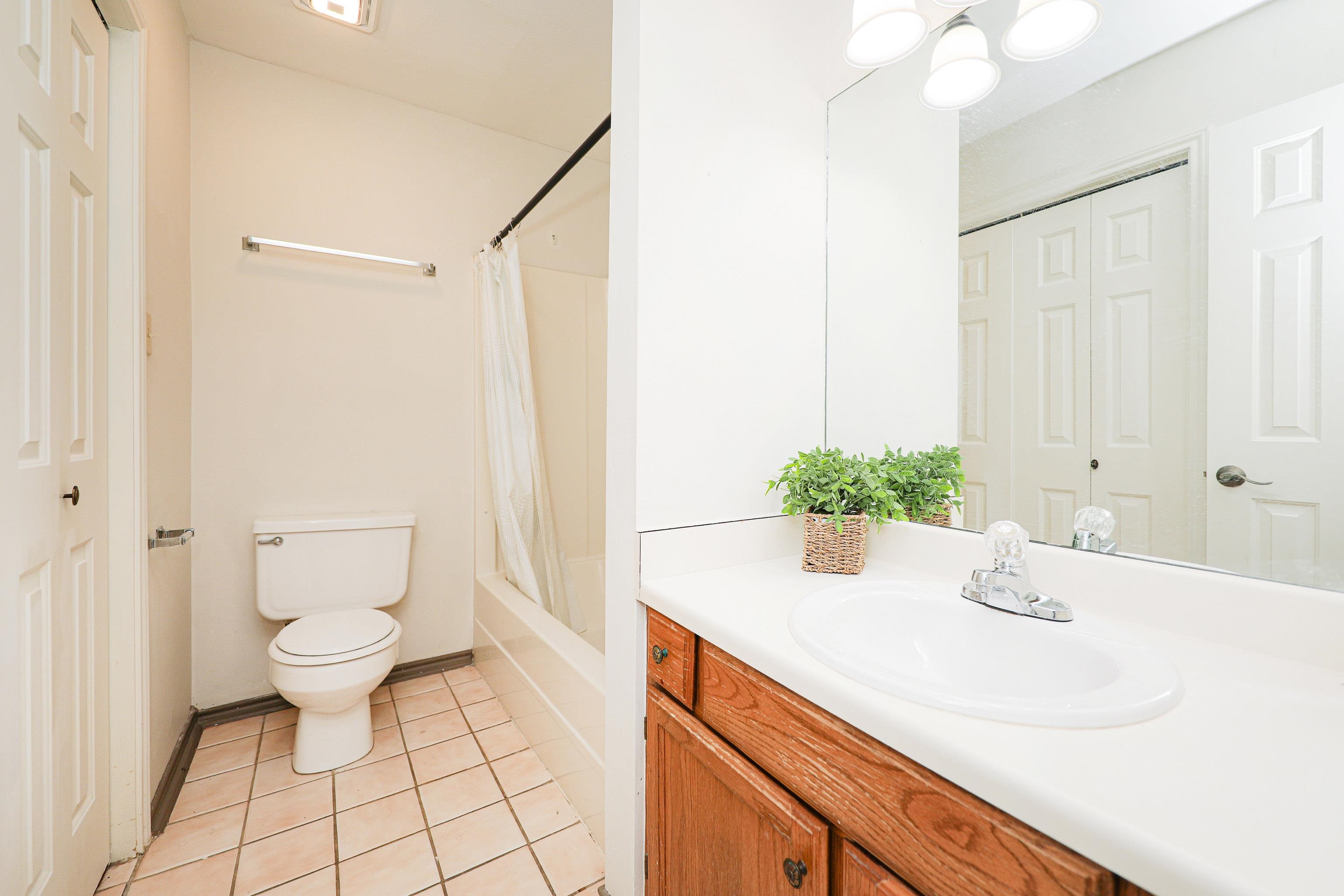 104 Belaire Dr Unit: 102
