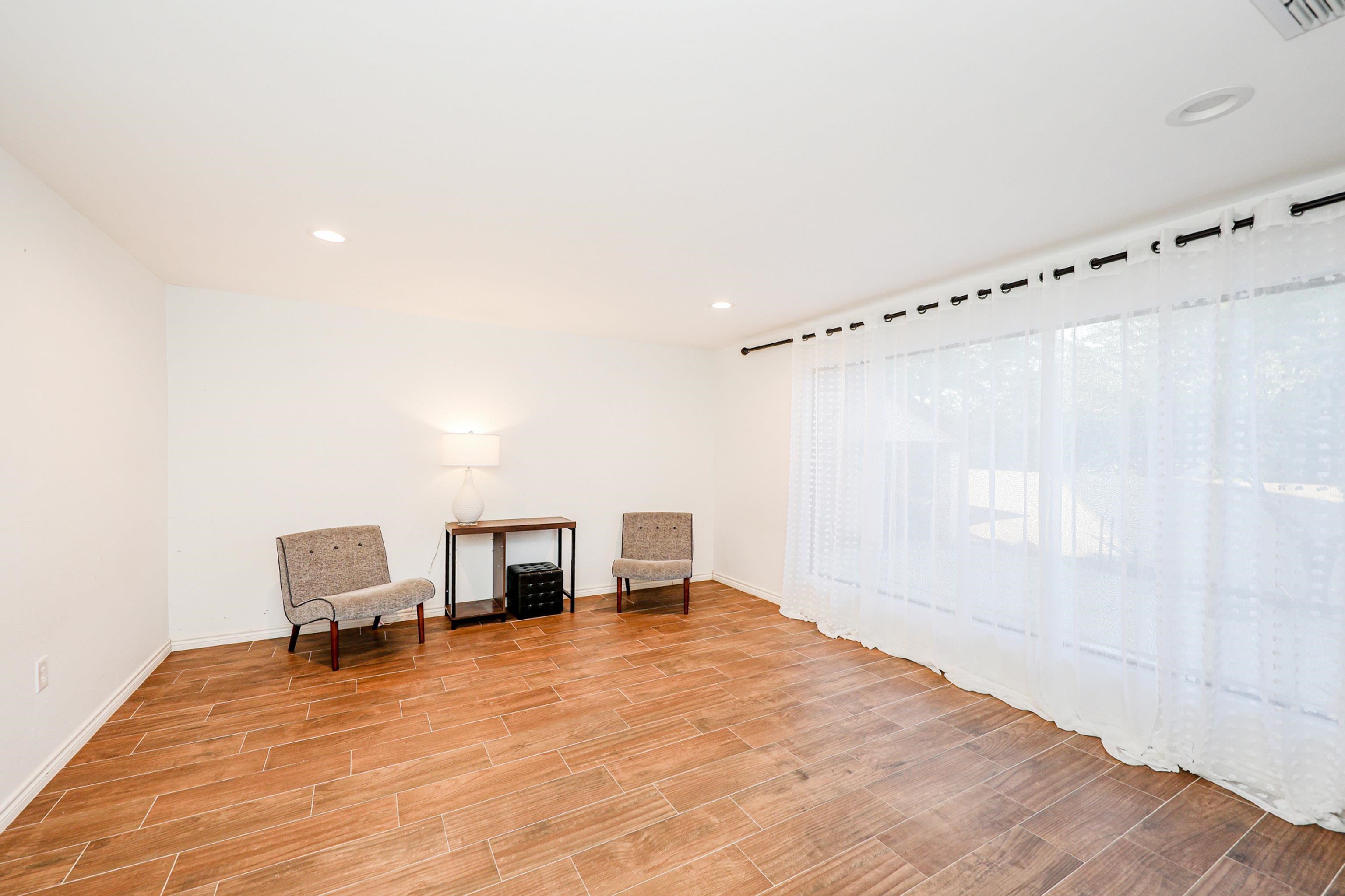 8 Fenwick Dr
