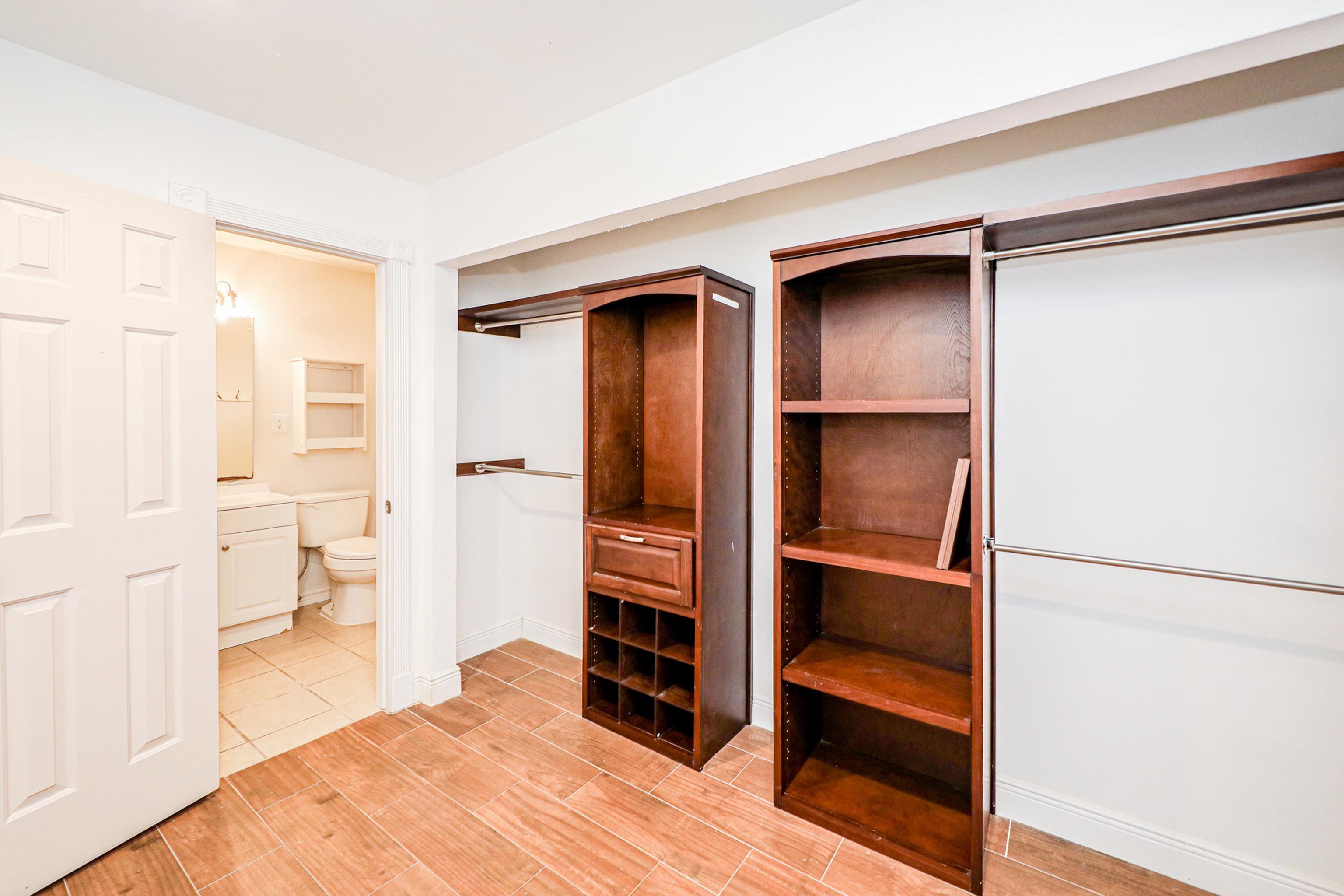 8 Fenwick Dr