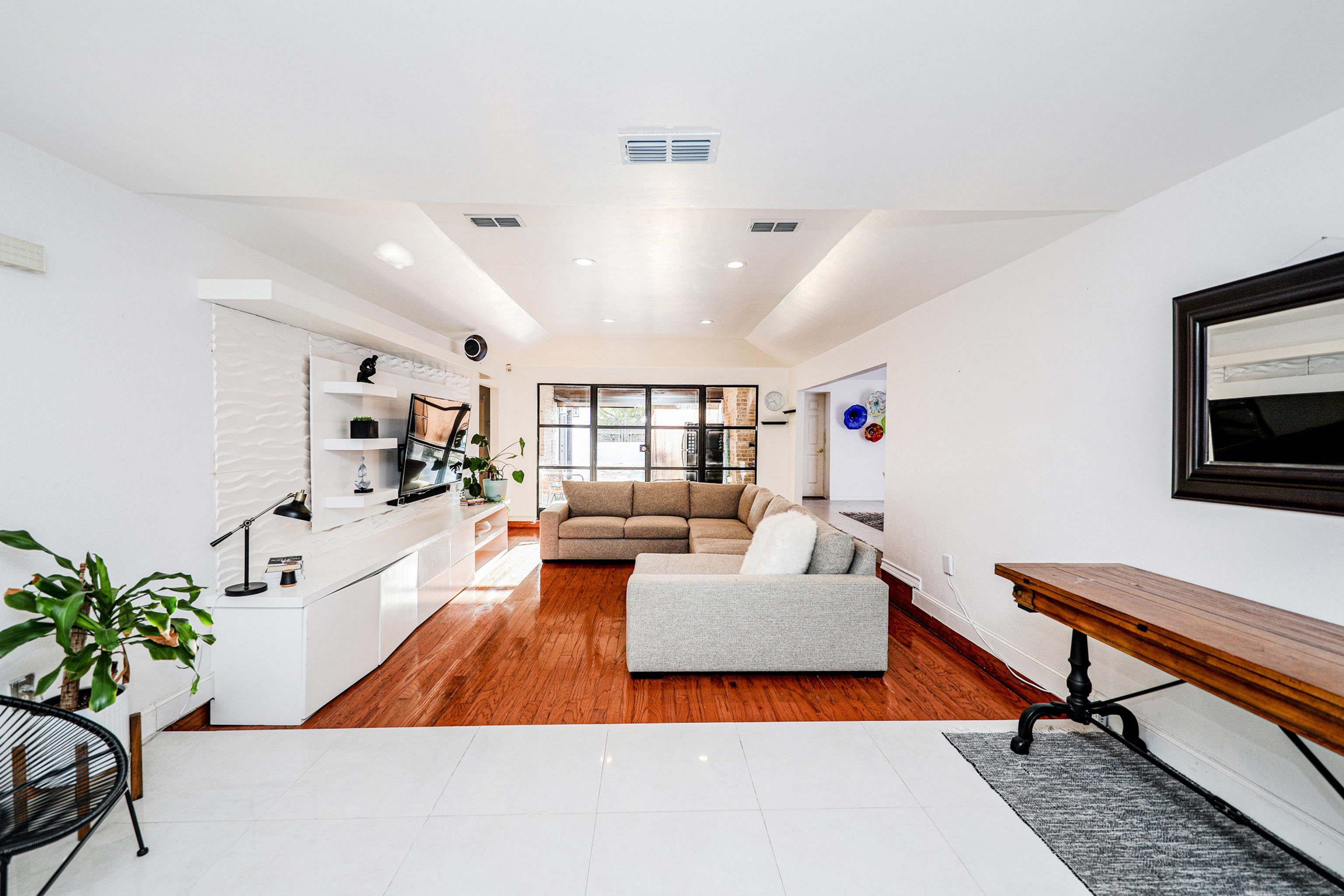 8 Fenwick Dr