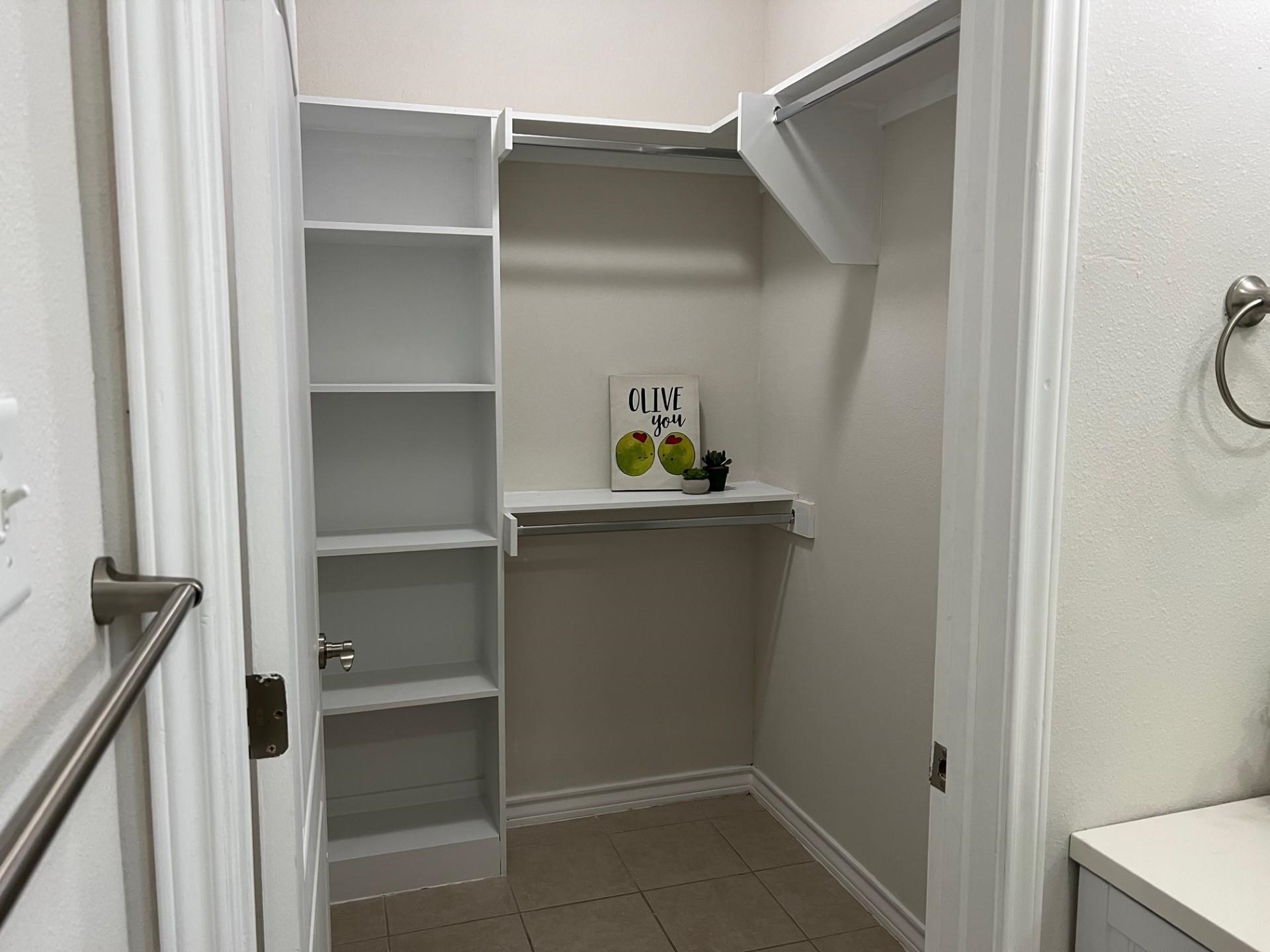 1511 Don Camilo Blvd Unit: 4