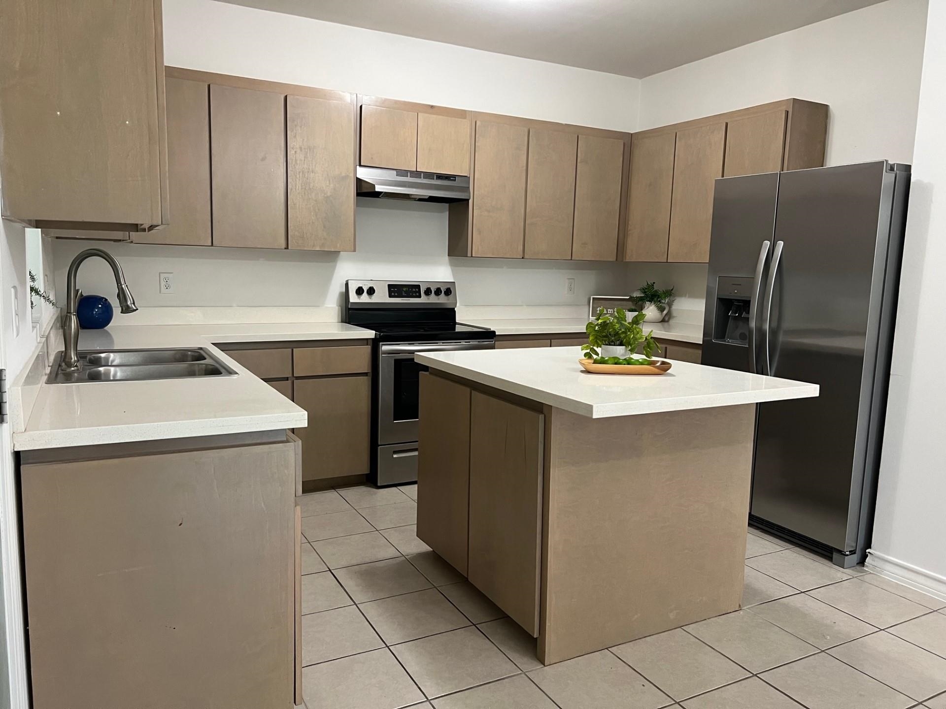 1511 Don Camilo Blvd Unit: 4