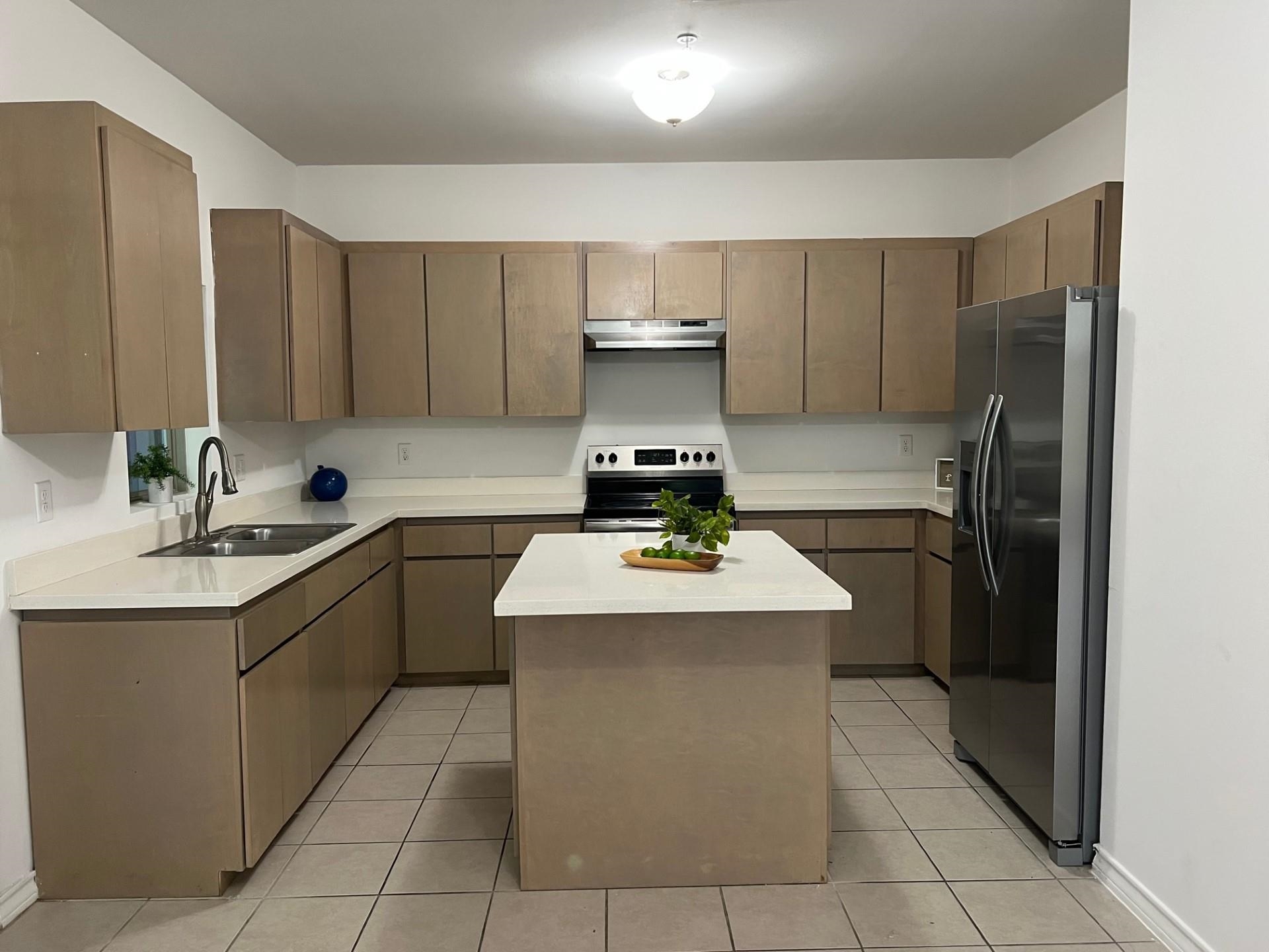 1511 Don Camilo Blvd Unit: 4