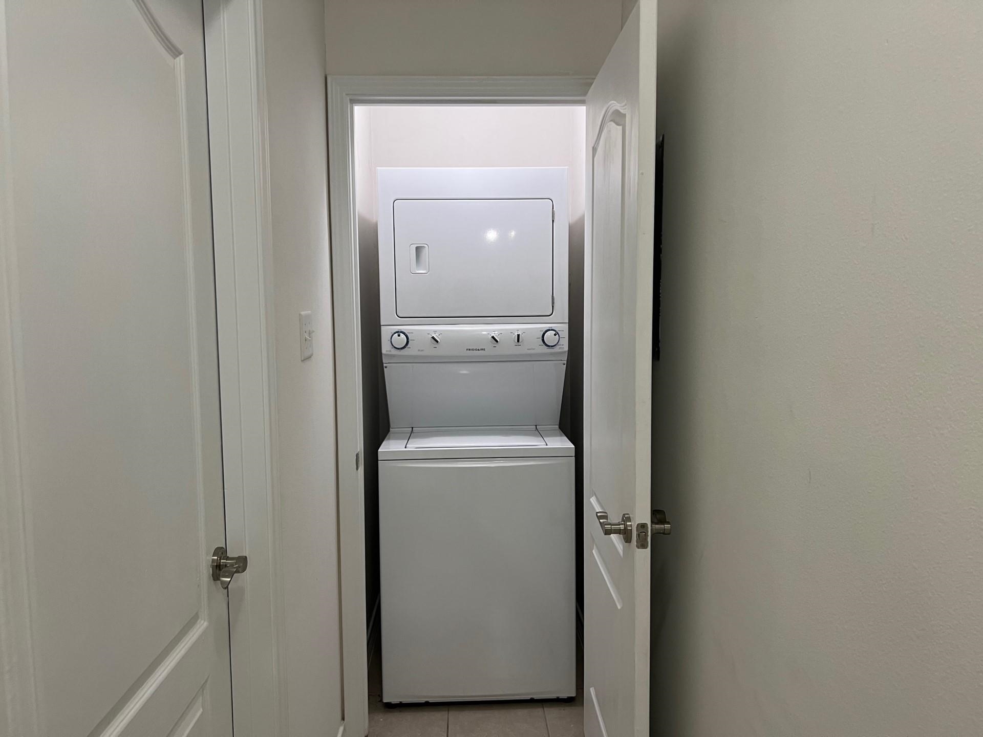1511 Don Camilo Blvd Unit: 4