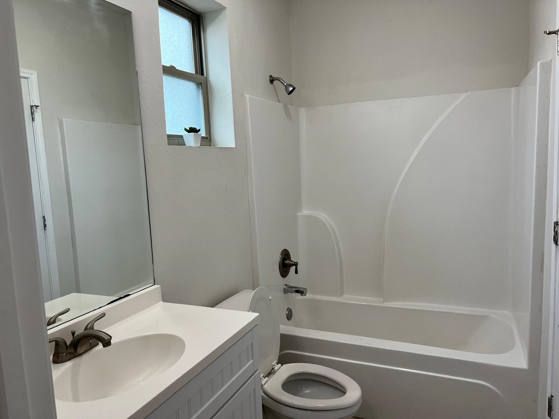 1511 Don Camilo Blvd Unit: 4
