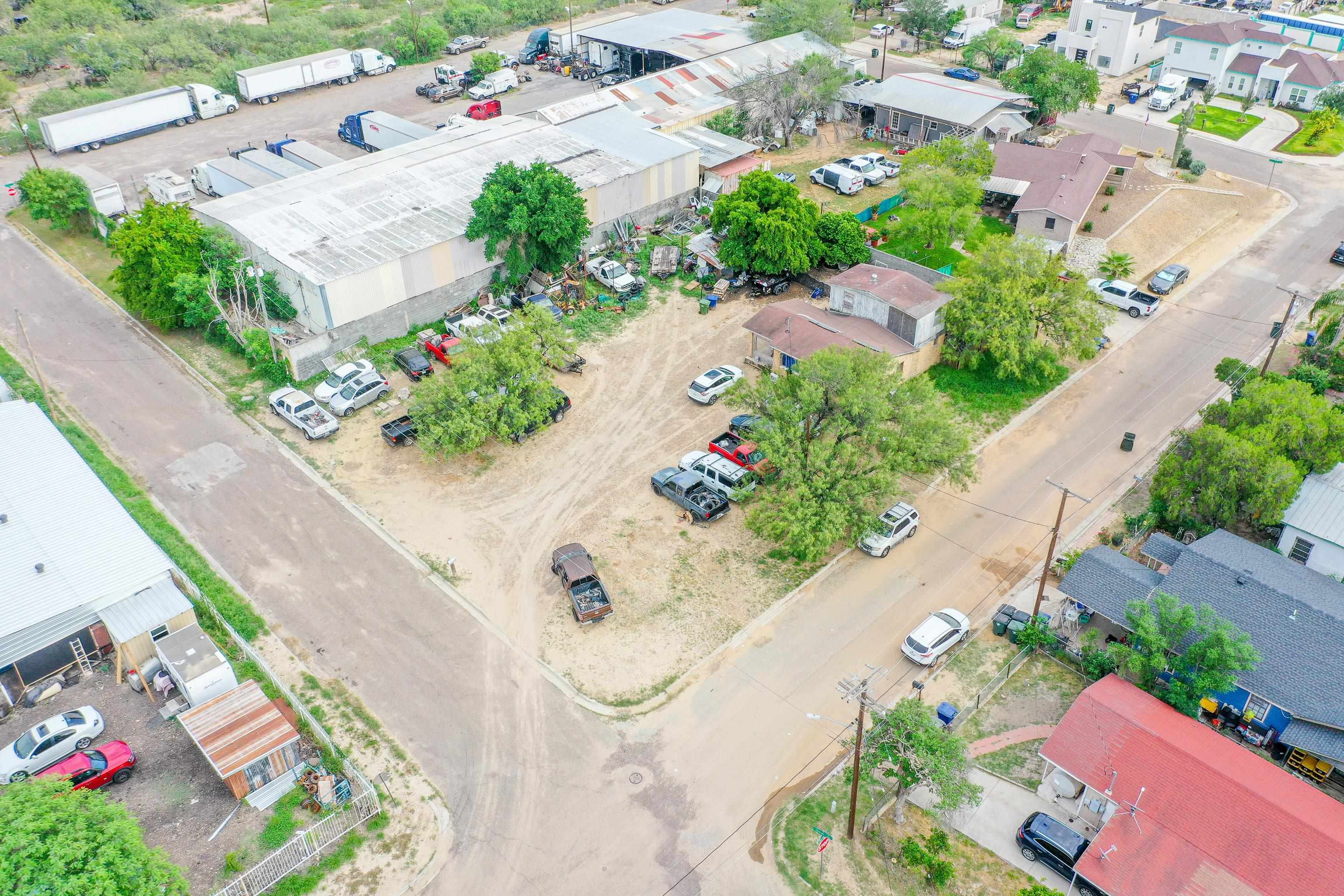 3201 & 3205 Chacon St