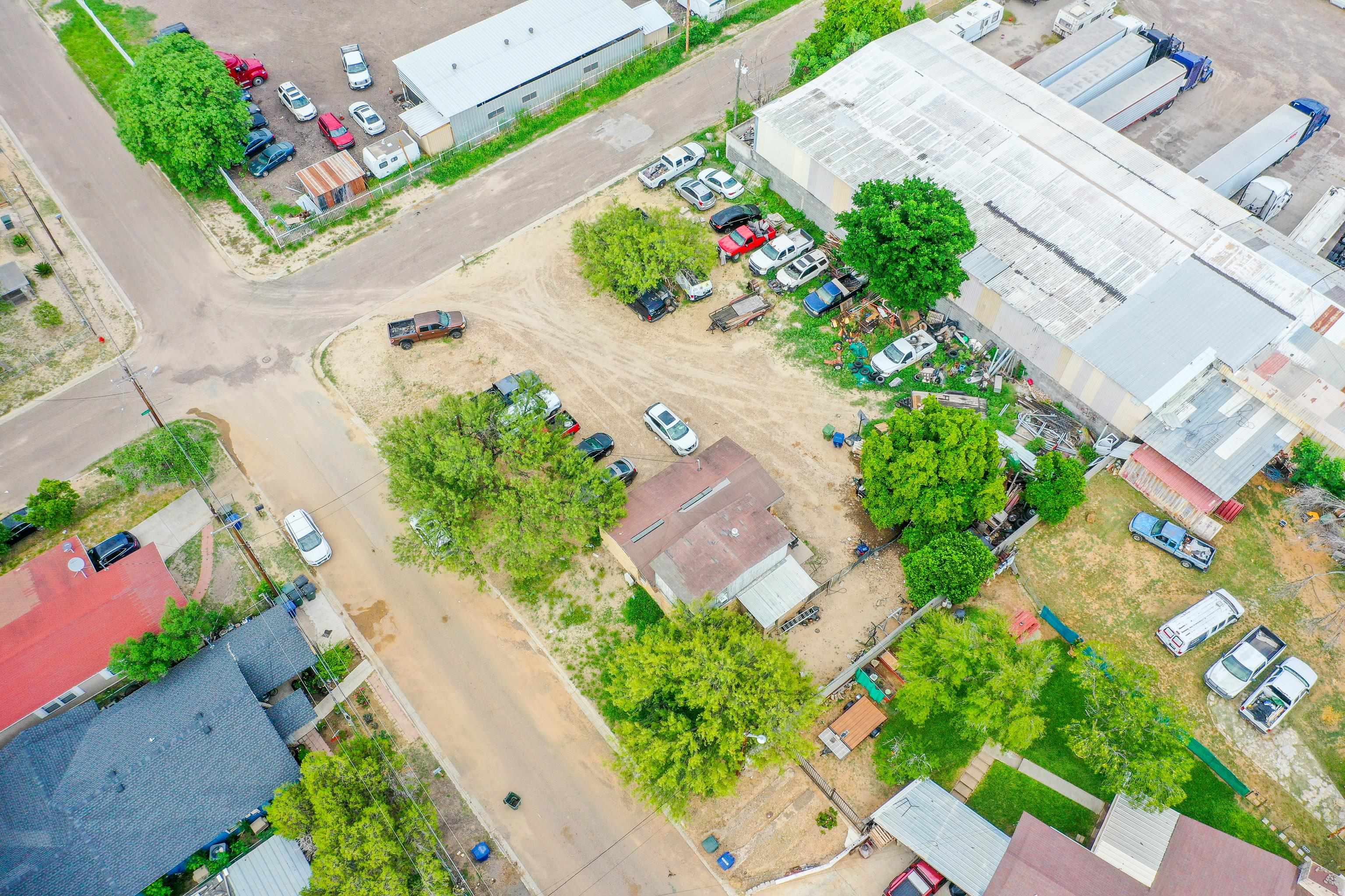 3201 & 3205 Chacon St