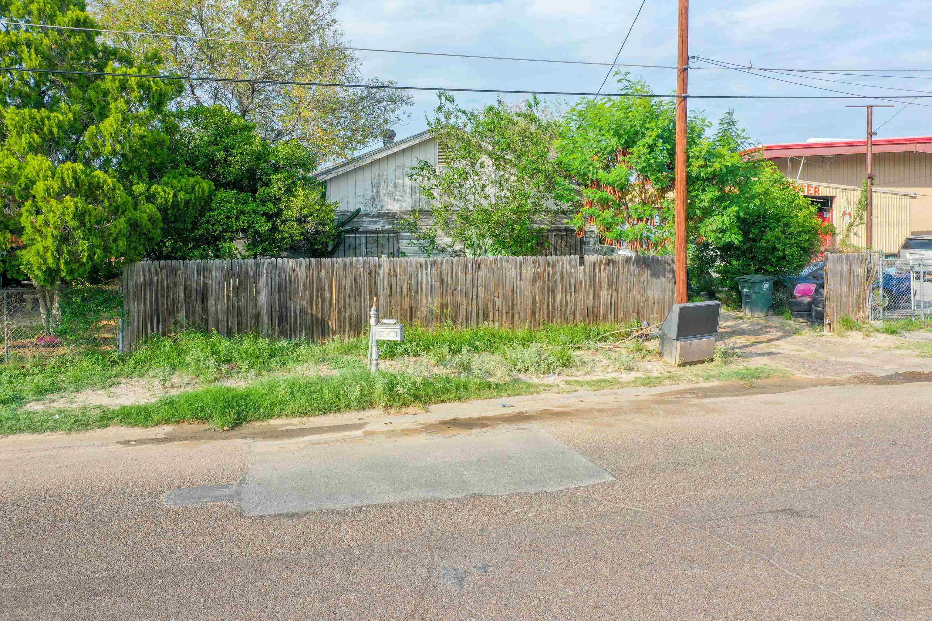 2704 Guadalupe St