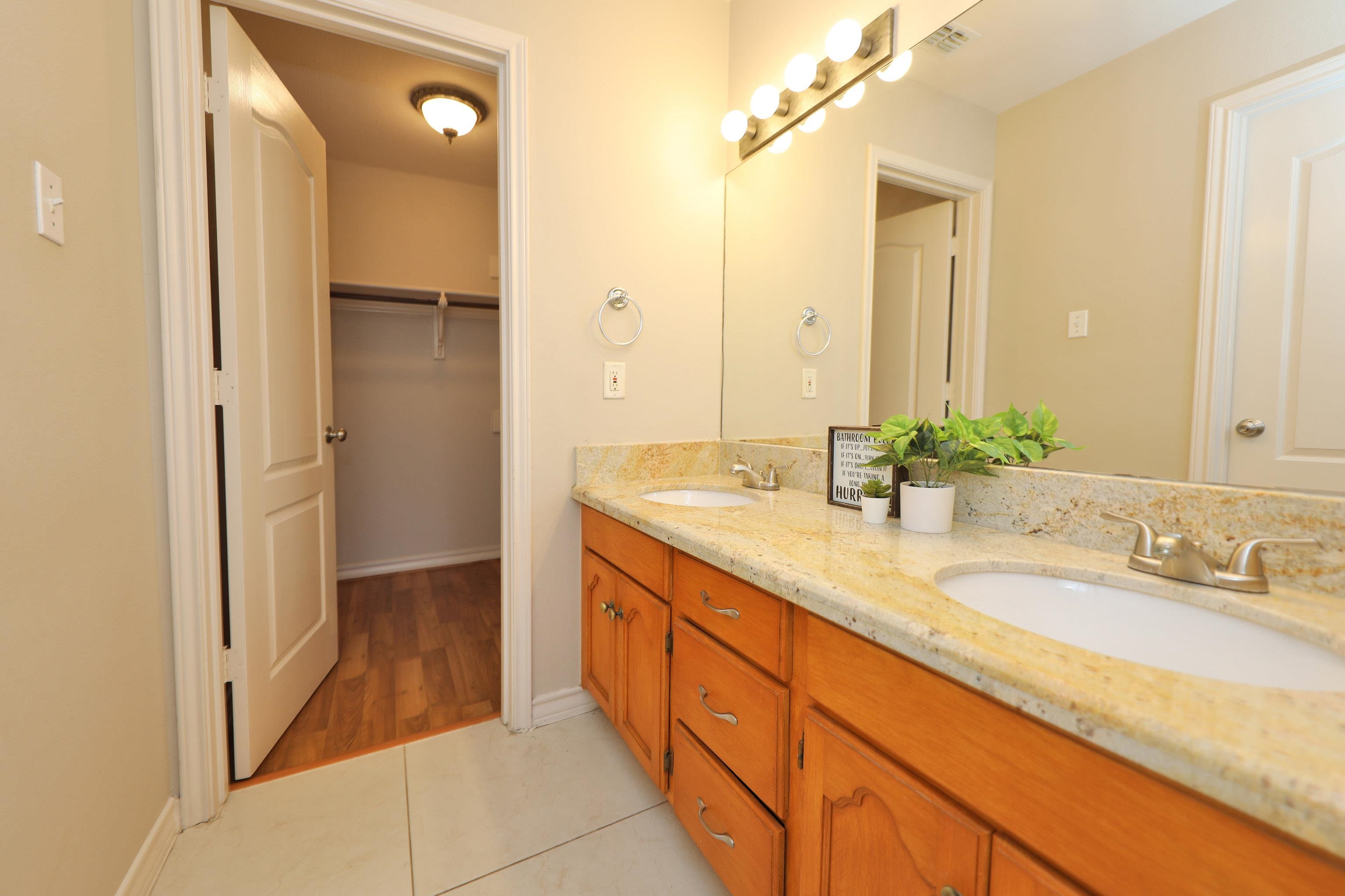 510 Shiloh Dr Unit: 704