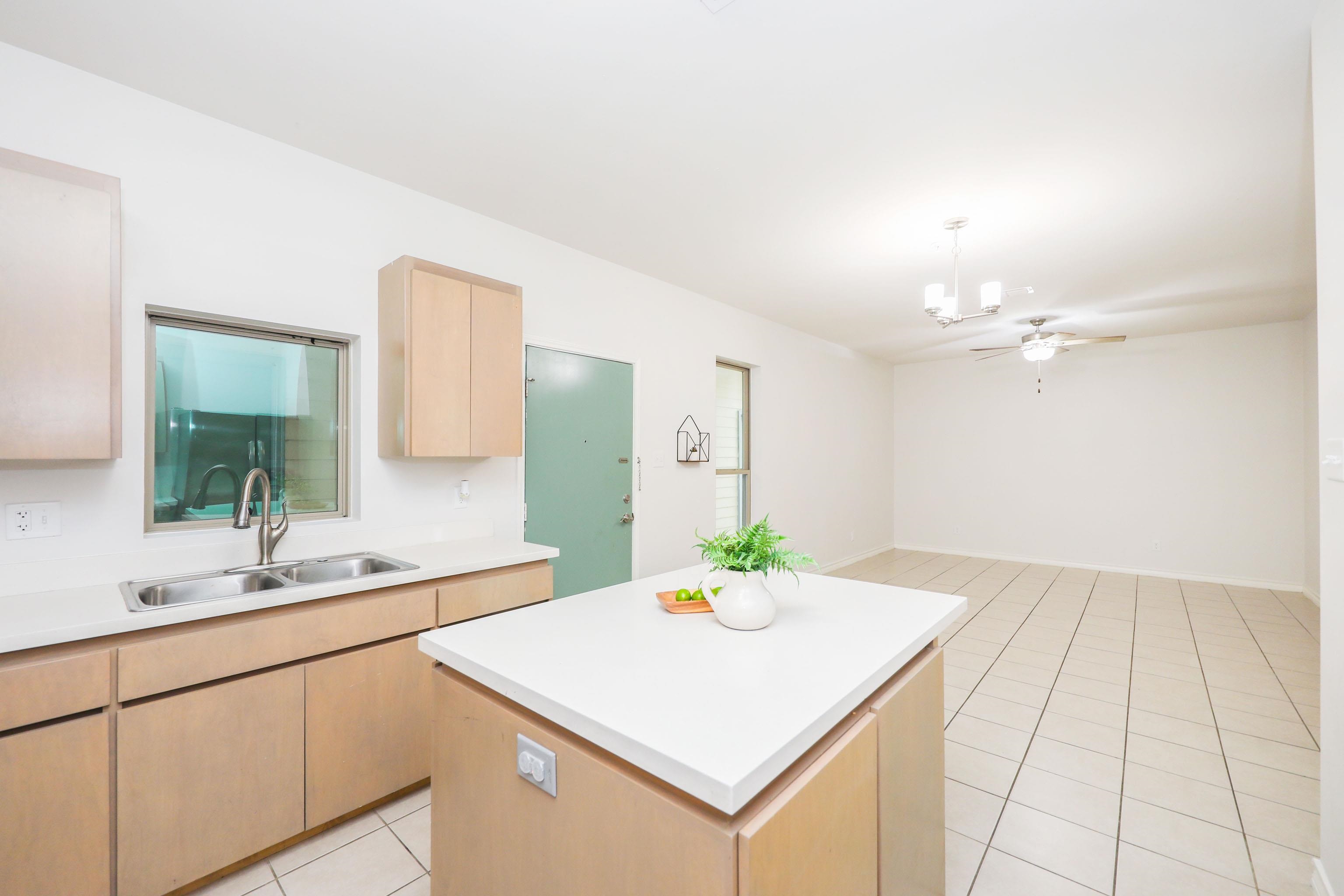 1511 Don Camilo Blvd Unit: 3