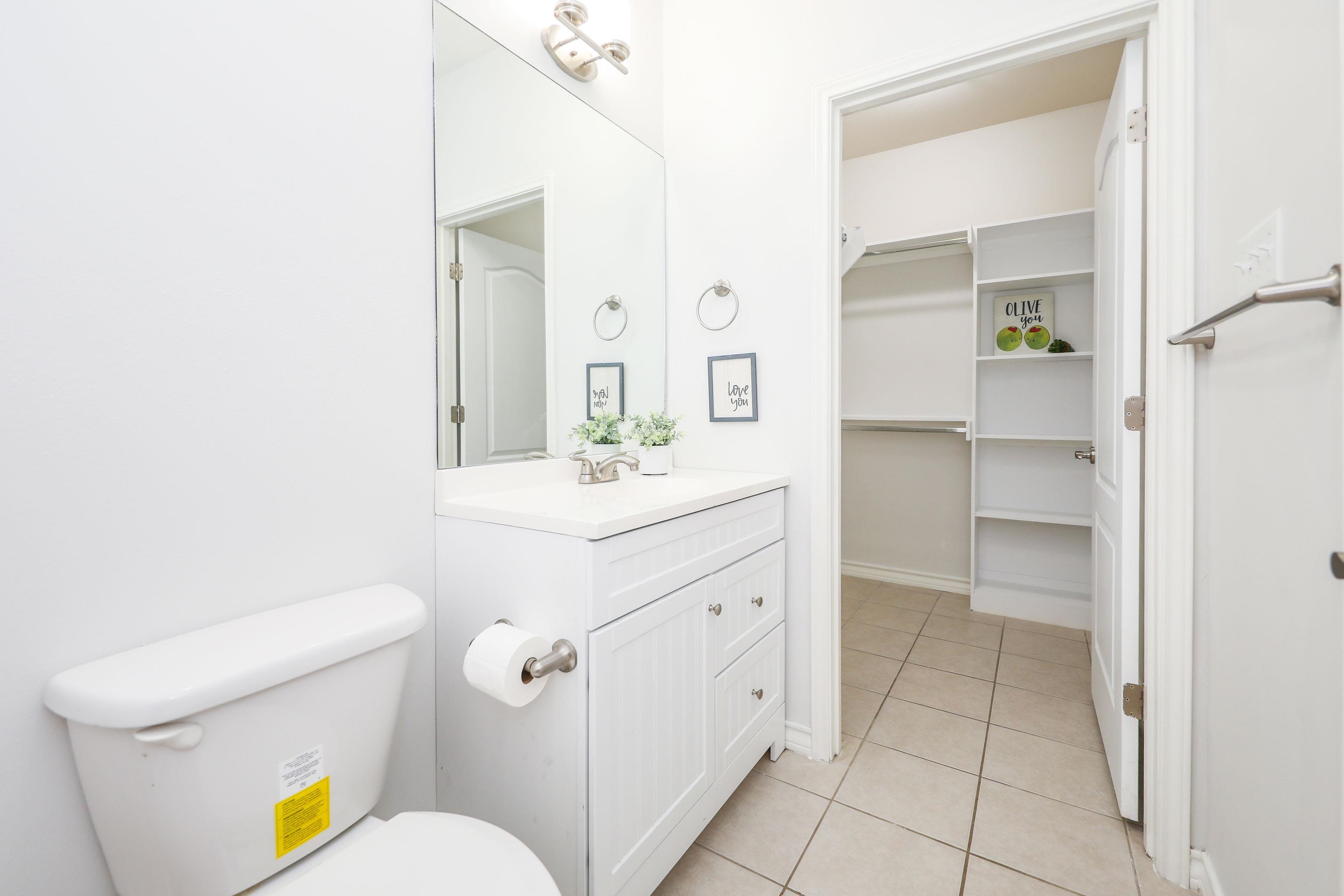 1511 Don Camilo Blvd Unit: 3