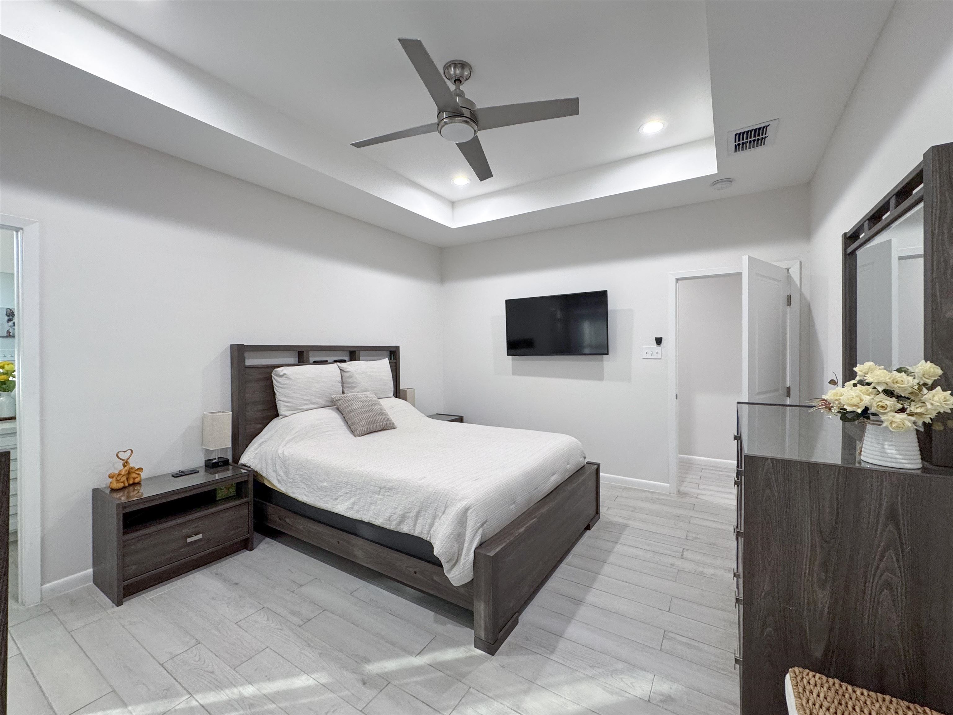 1428 Los Estribos Dr.