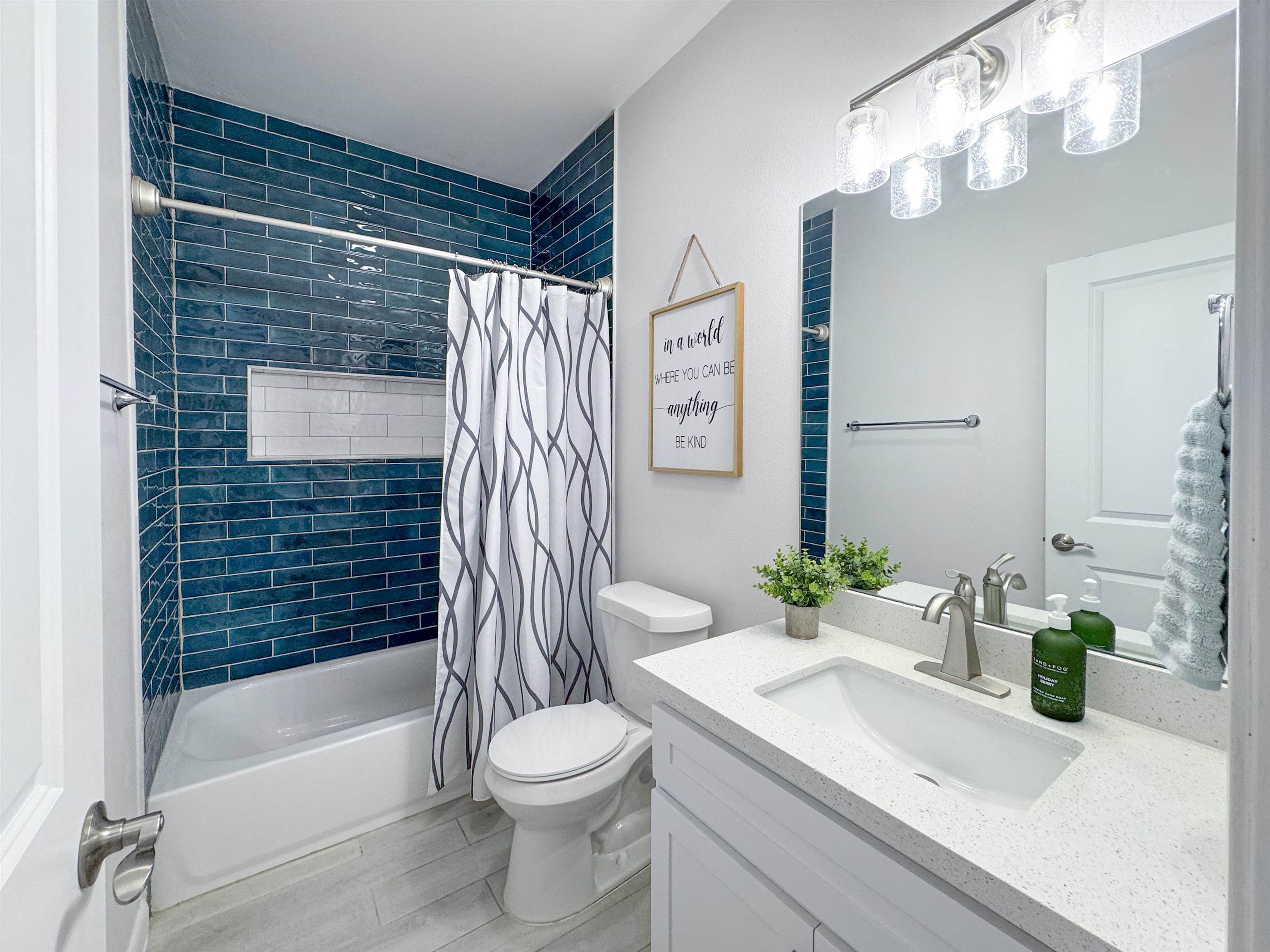 1428 Los Estribos Dr.