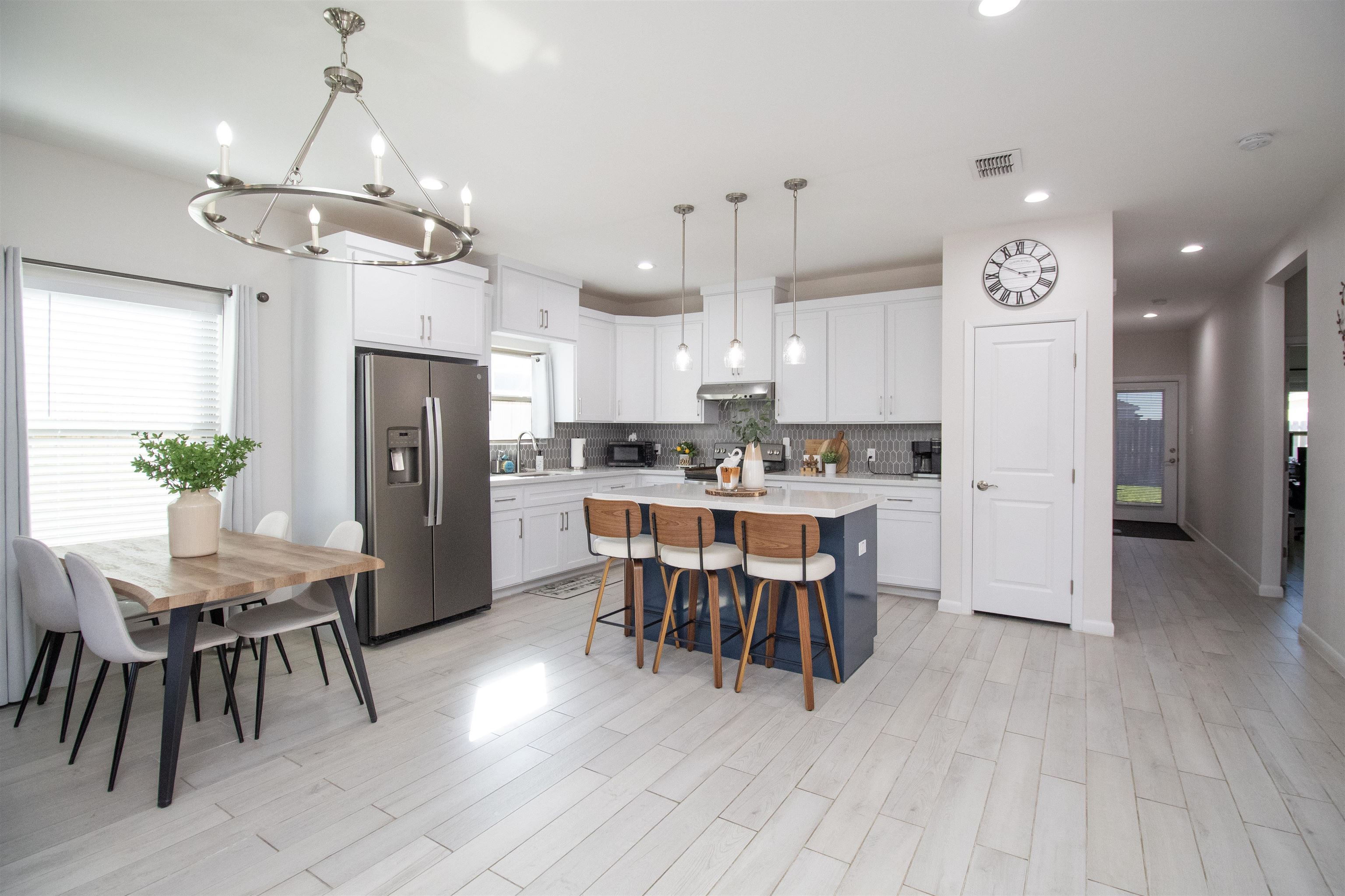 1428 Los Estribos Dr.